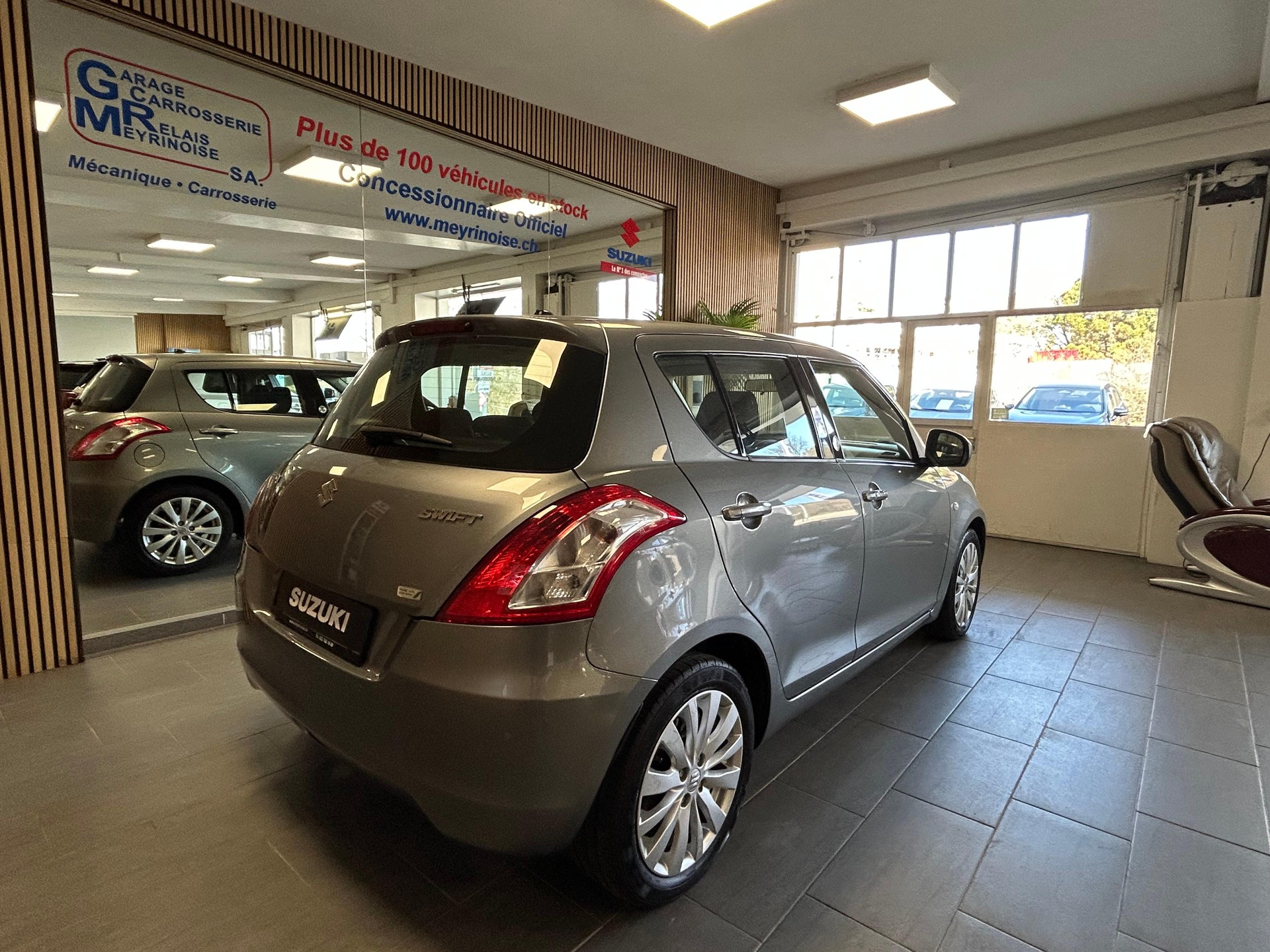SUZUKI Swift 1.2 GL Top Indigo S/S - 8