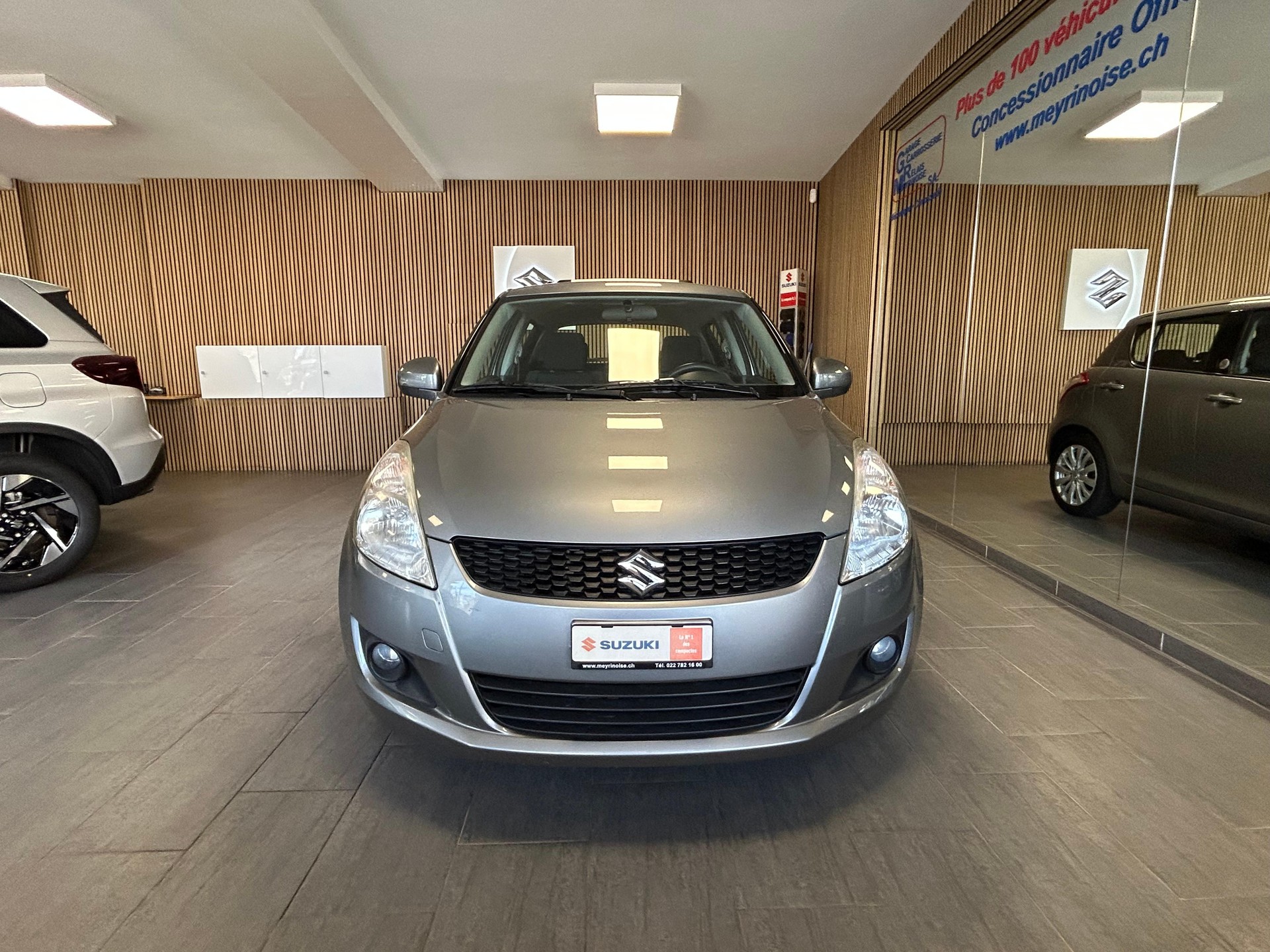 SUZUKI Swift 1.2 GL Top Indigo S/S - 4