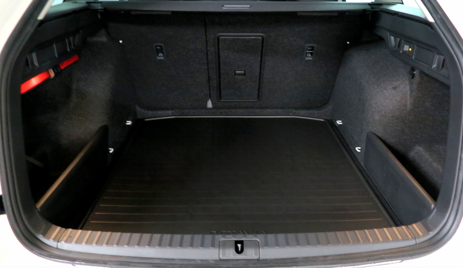 SKODA Octavia Combi 1.0 TSI mHEV DSG Ambition - 12