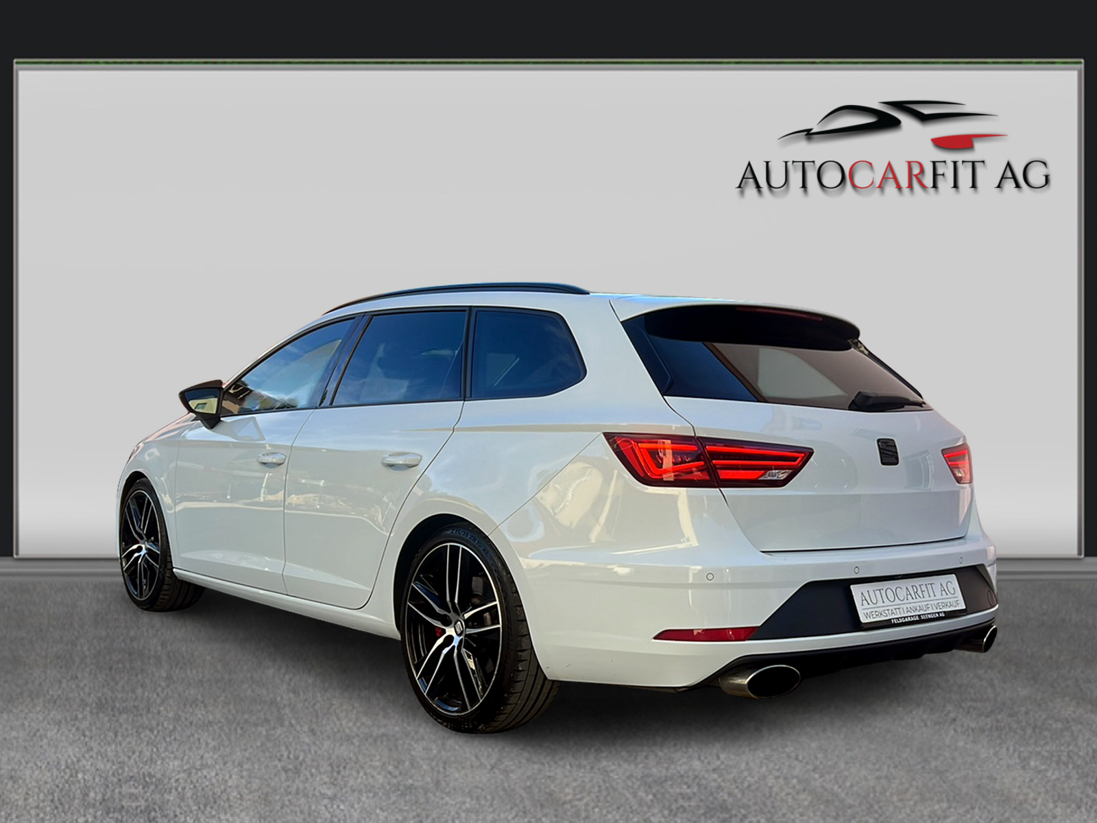 SEAT Leon ST 2.0 TSI Cupra 300 4 Drive DSG - 4