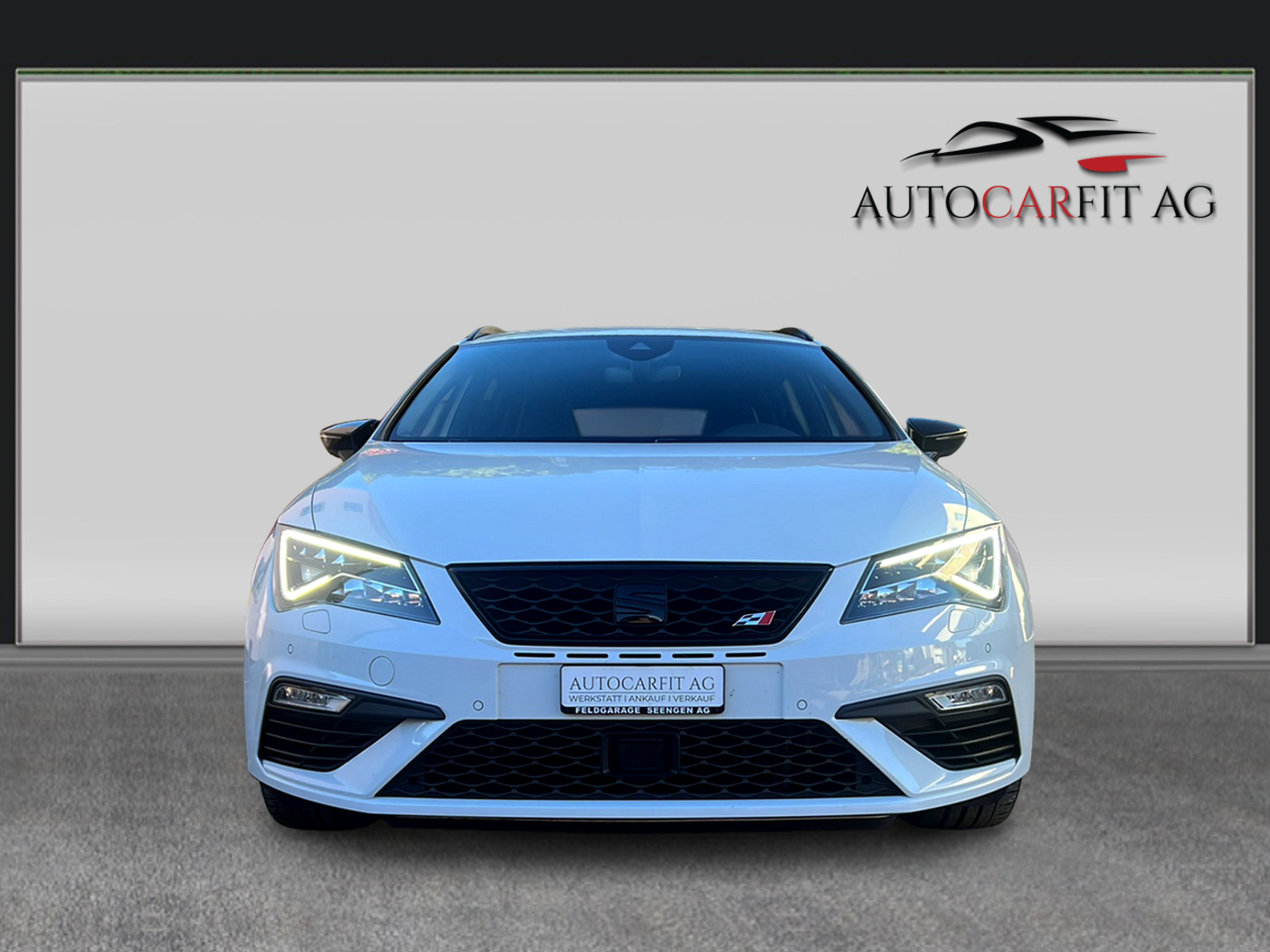 SEAT Leon ST 2.0 TSI Cupra 300 4 Drive DSG - 2