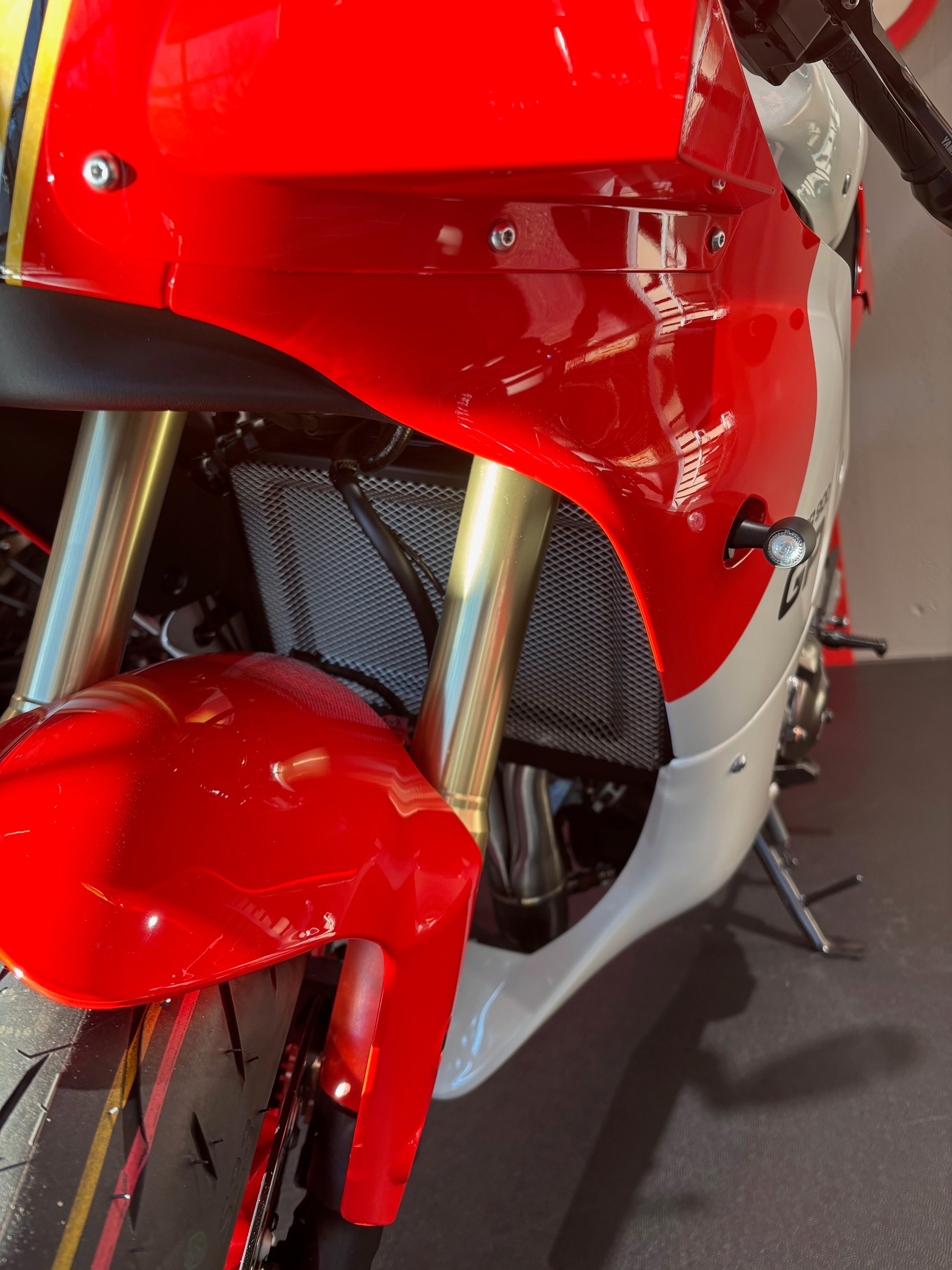 YAMAHA XSR 900 GP - 11