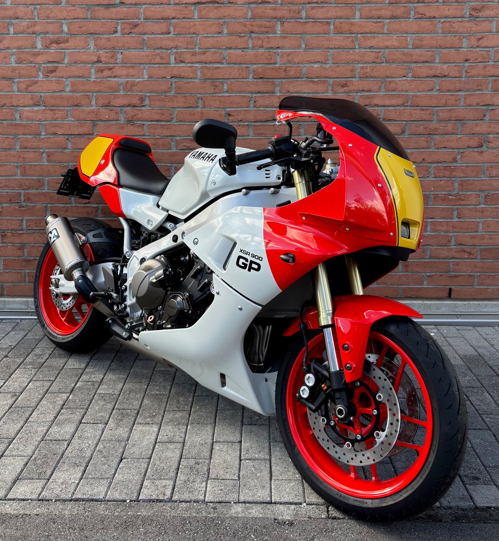 YAMAHA XSR 900 GP - 2