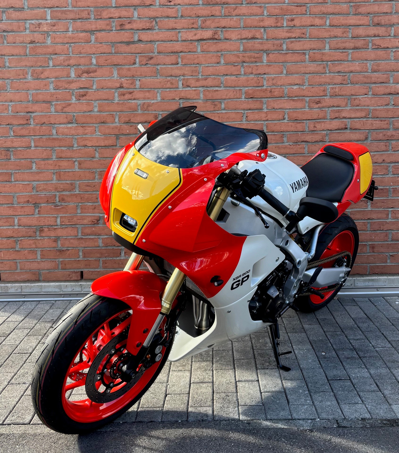 YAMAHA XSR 900 GP - 4