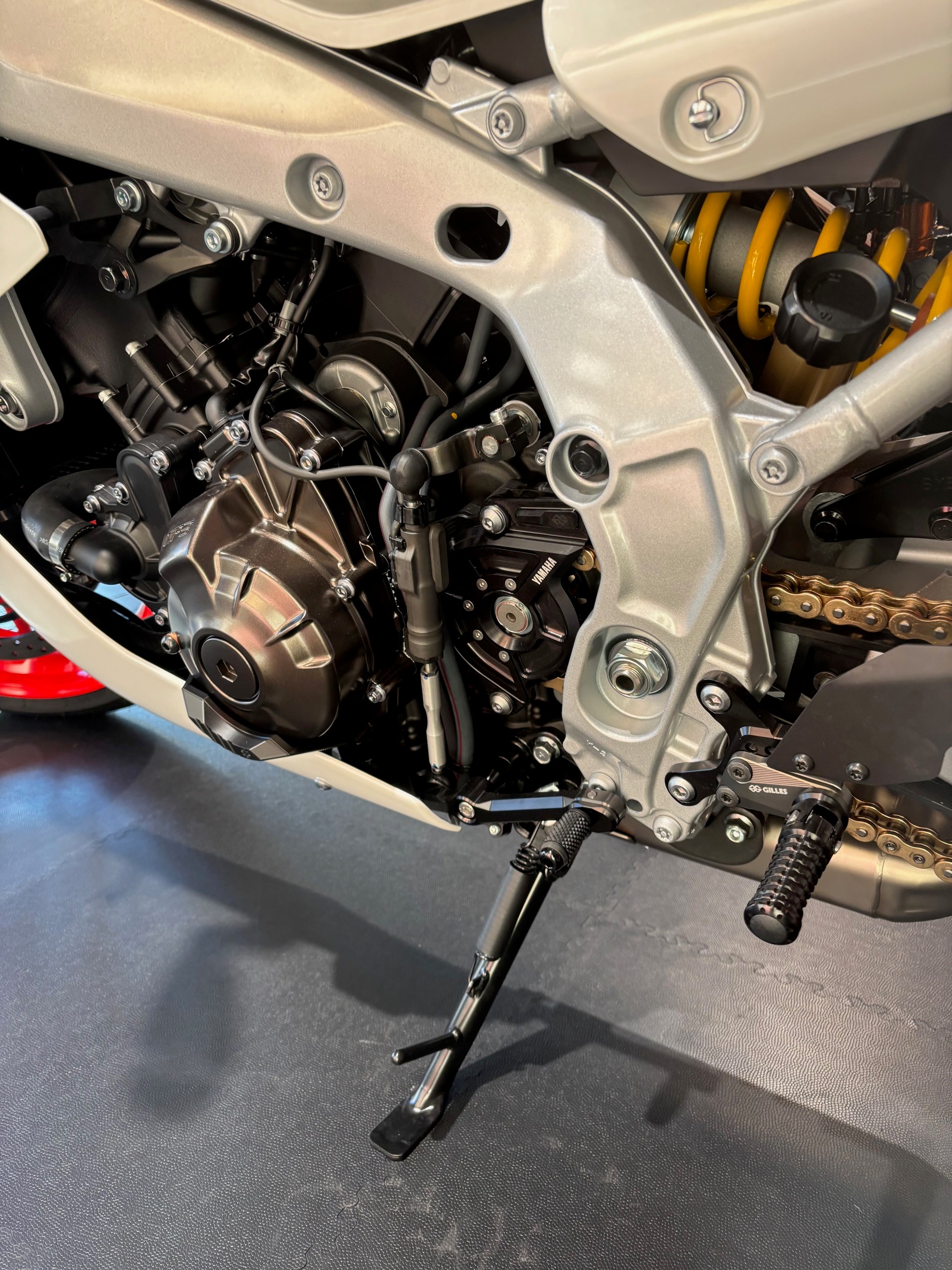 YAMAHA XSR 900 GP - 9