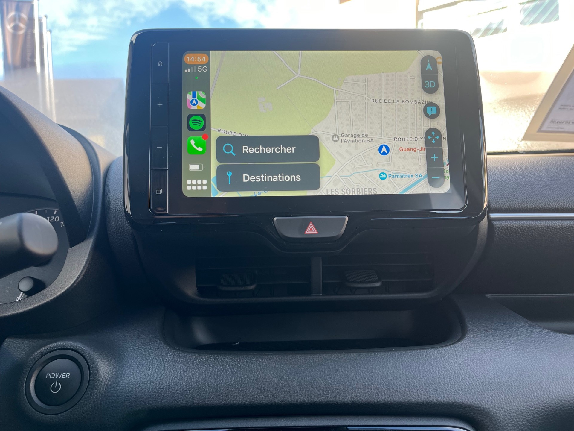 TOYOTA Yaris 1.5 Comfort e-CVT - 15