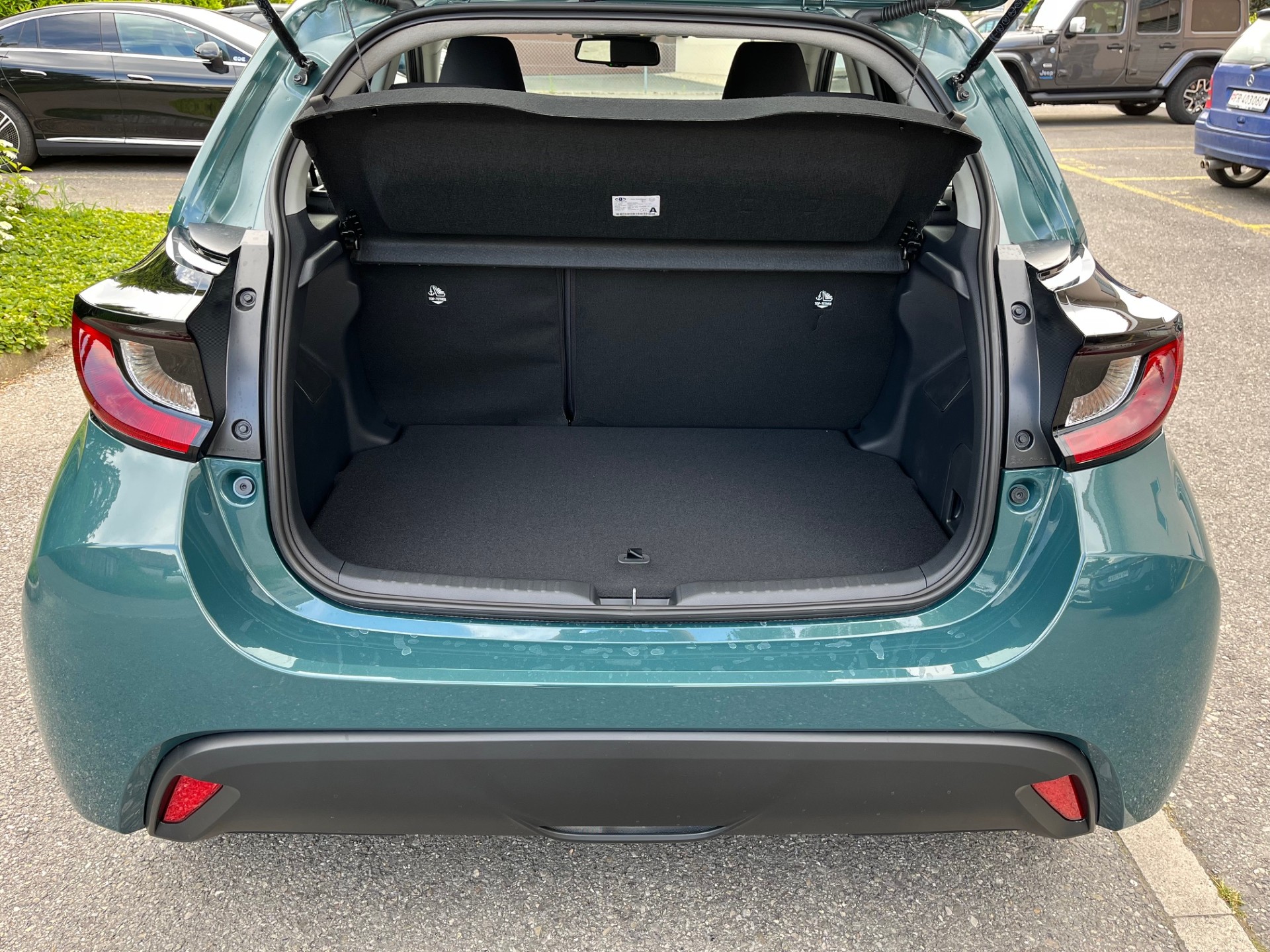 TOYOTA Yaris 1.5 Comfort e-CVT - 19