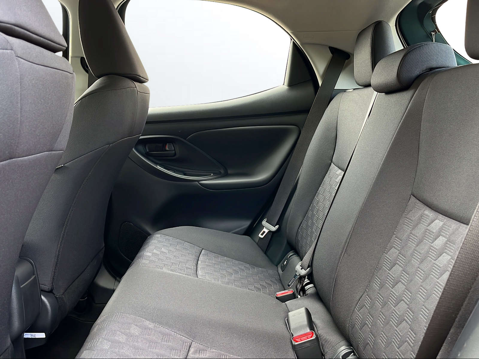 TOYOTA Yaris 1.5 Comfort e-CVT - 10