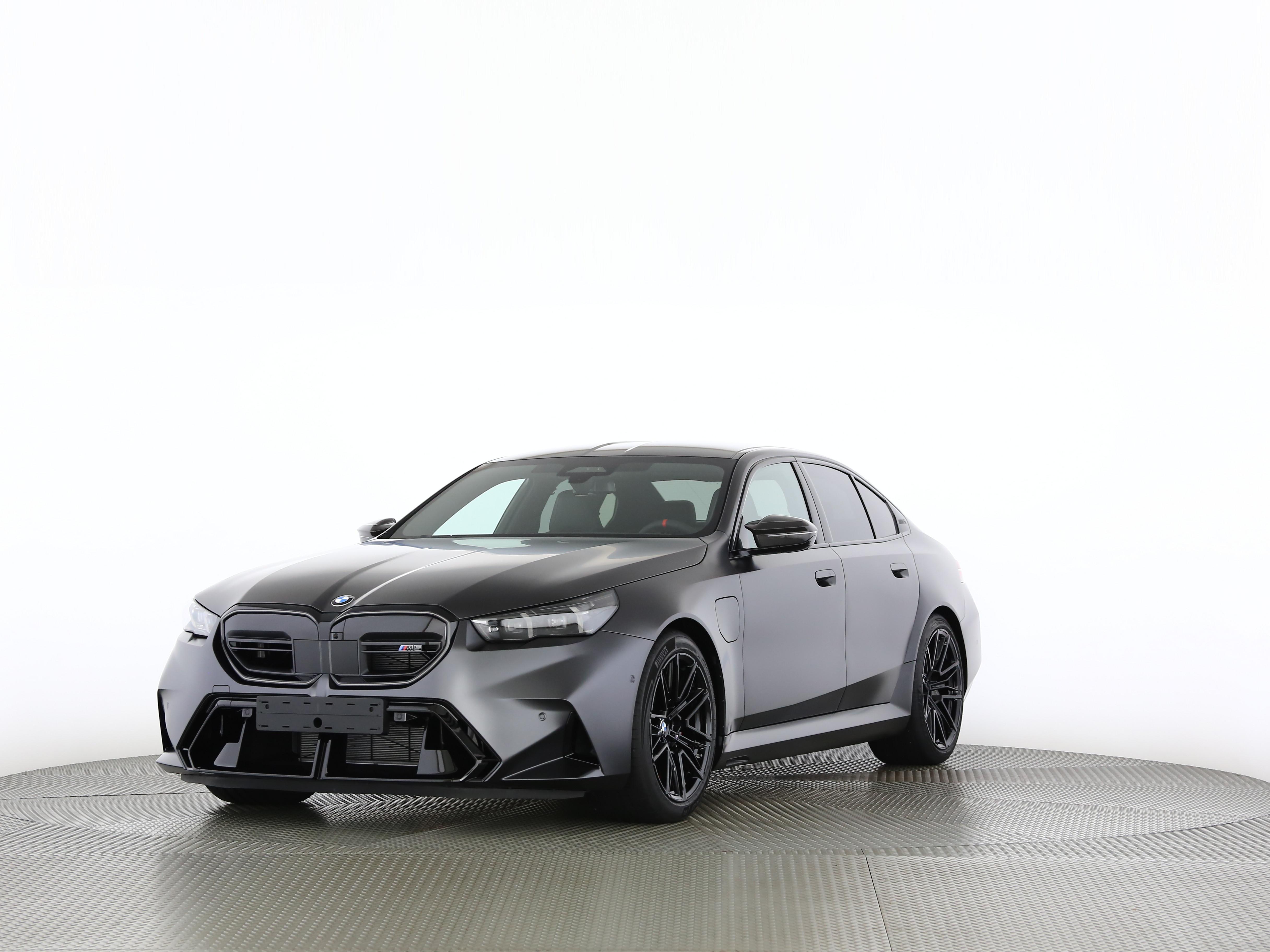 M5 Limousine