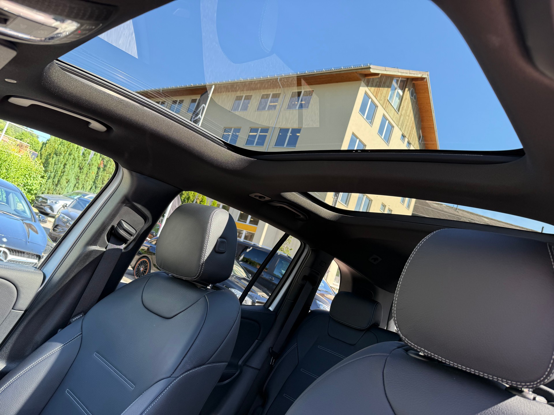 MERCEDES-BENZ GLB 220 4Matic 8G-Tronic - 12