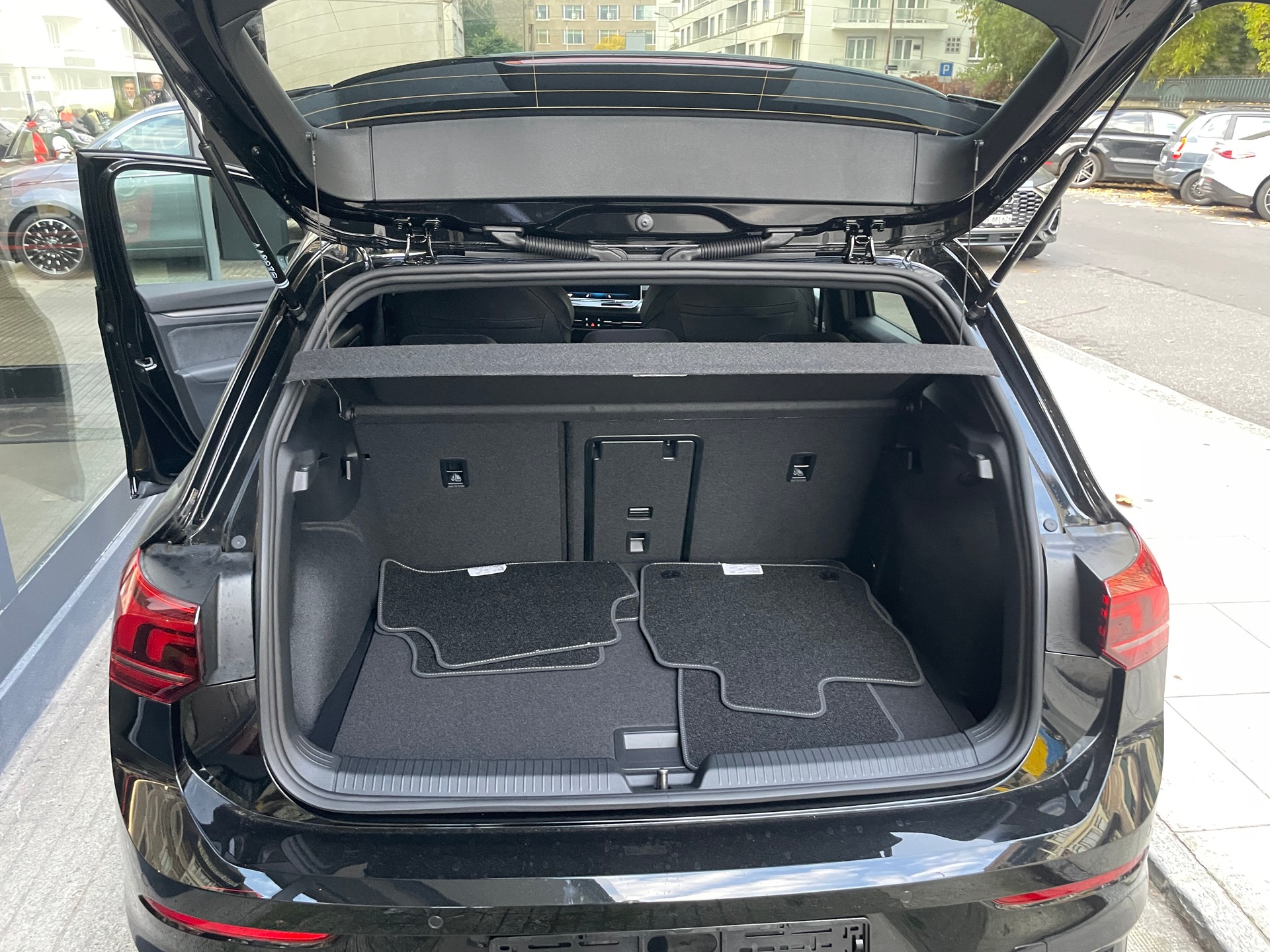 VW Golf 1.5 e TSI R-Line DSG - 10