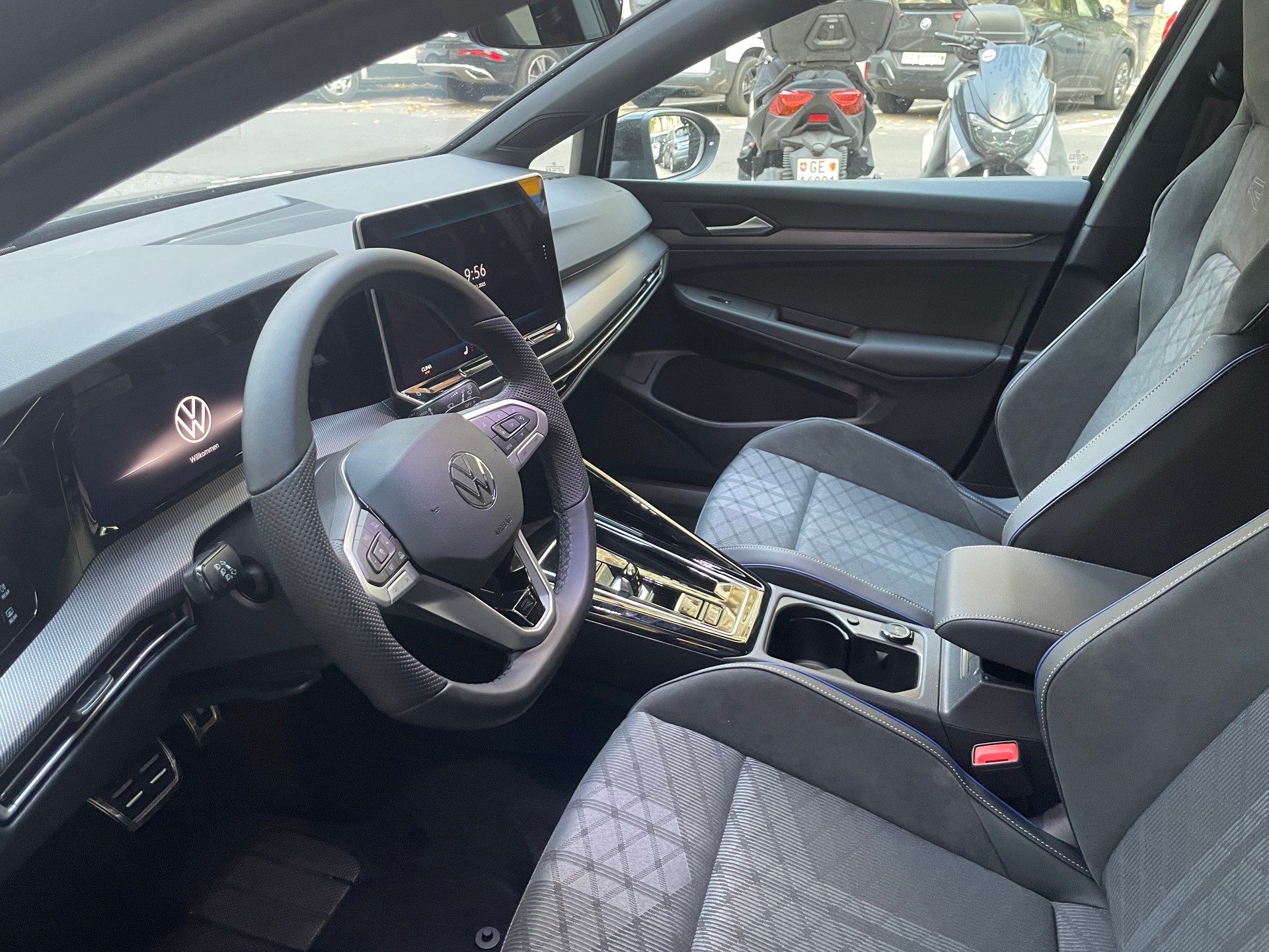 VW Golf 1.5 e TSI R-Line DSG - 8