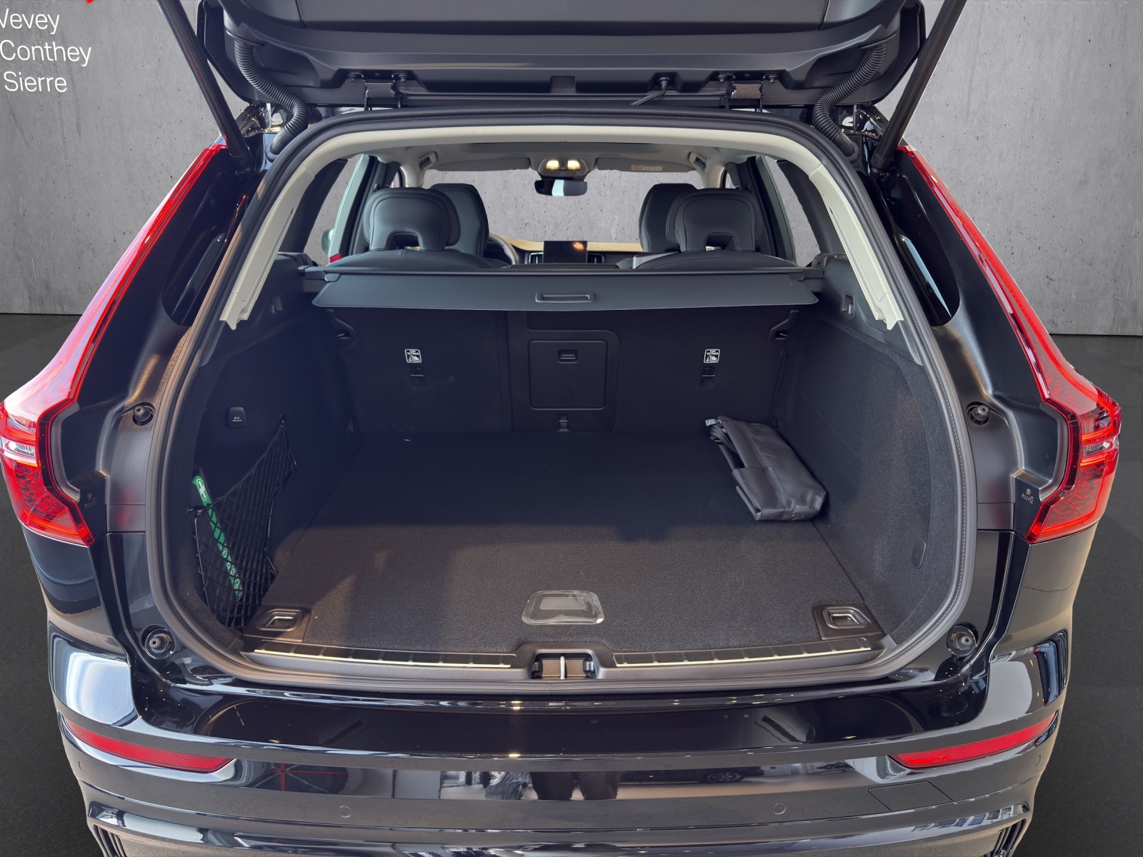 VOLVO XC60 B5 Benzin Mild Hybrid AWD Ultra Dark Geartronic - 16