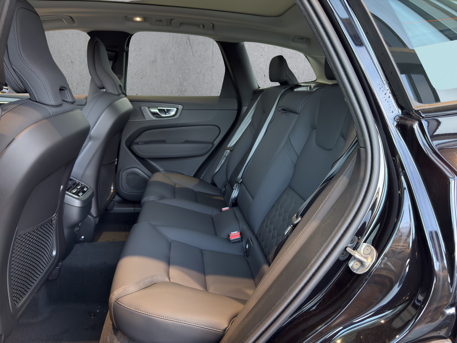 VOLVO XC60 B5 Benzin Mild Hybrid AWD Ultra Dark Geartronic - 15