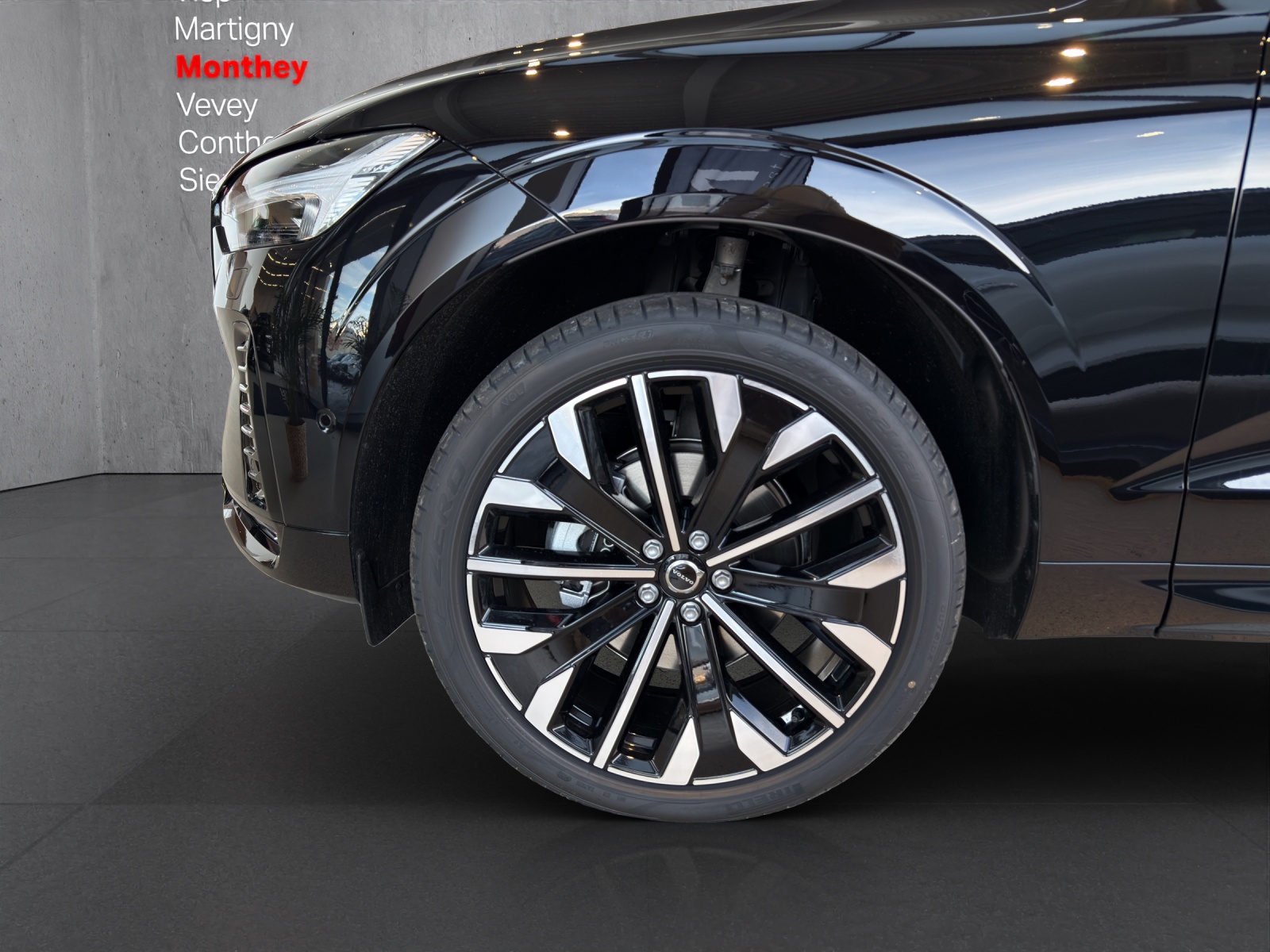 VOLVO XC60 B5 Benzin Mild Hybrid AWD Ultra Dark Geartronic - 8