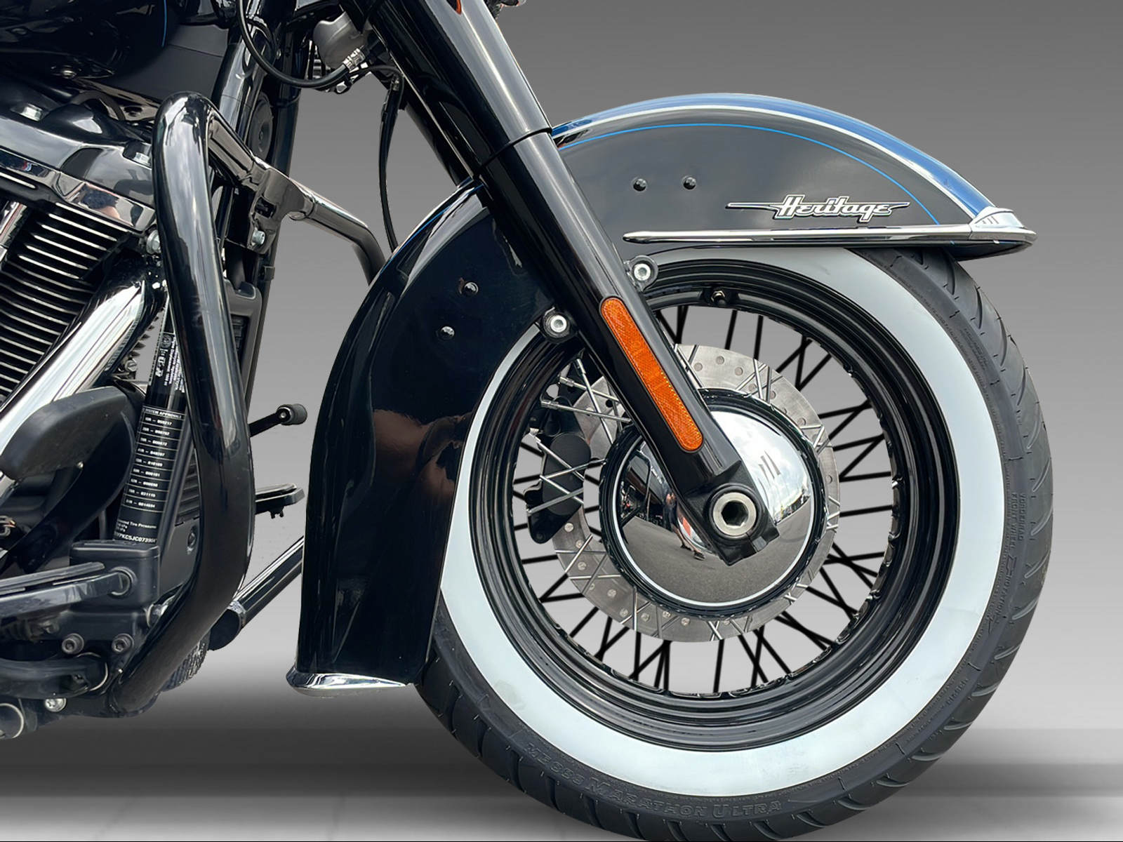 HARLEY-DAVIDSON FLHCS Heritage Classic 114 ABS - 7