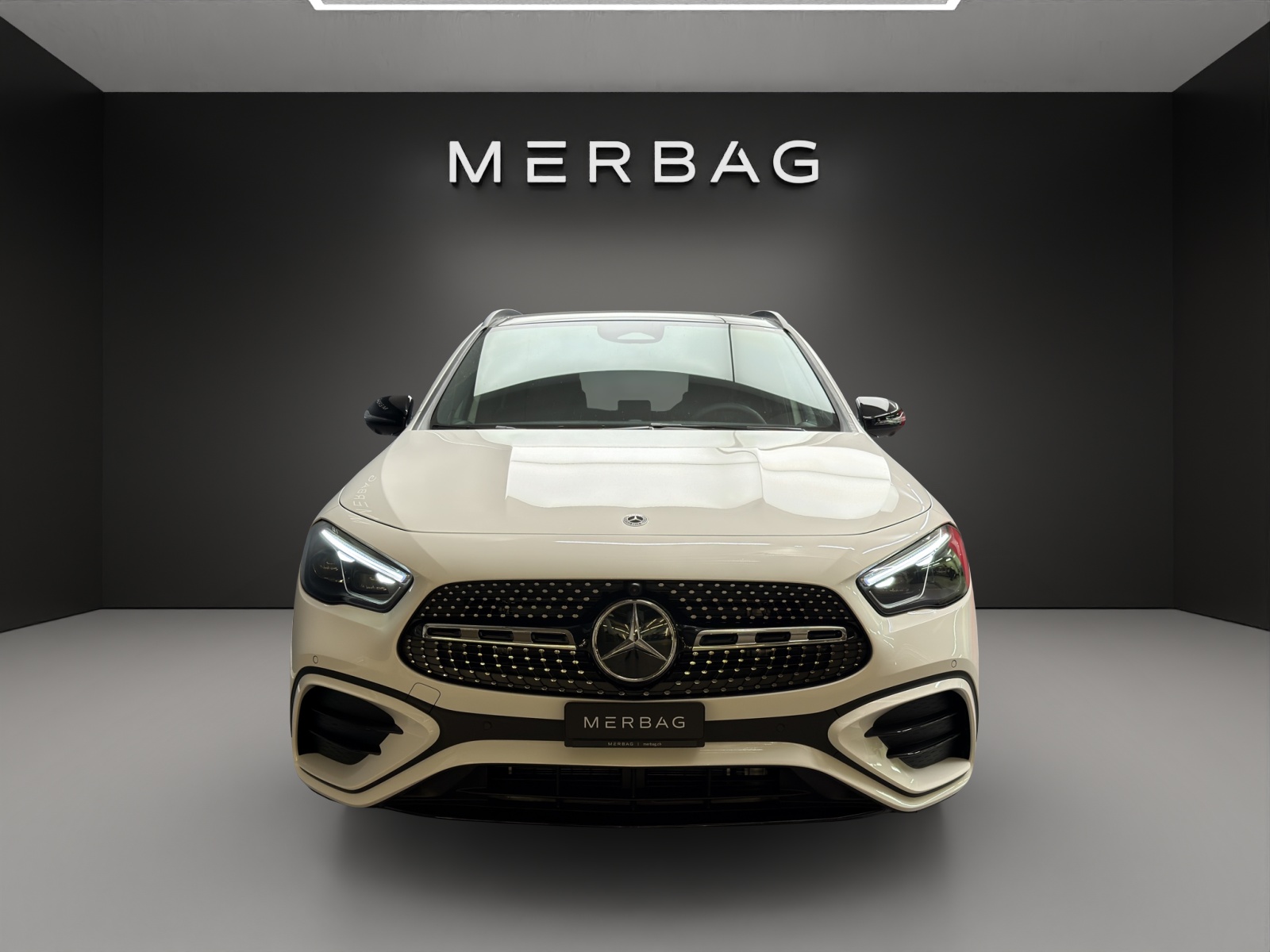 MERCEDES-BENZ GLA 200 Night Star 7G-D