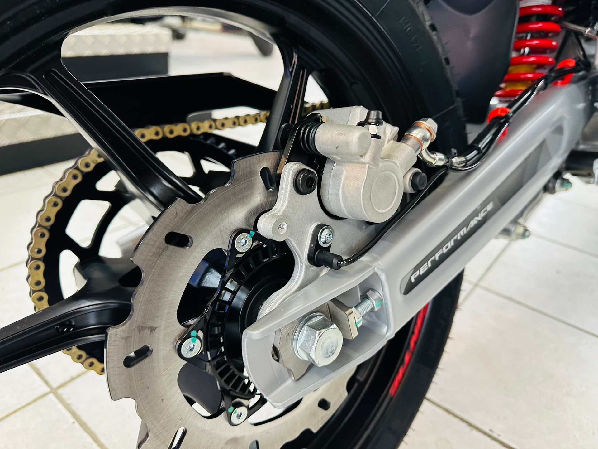 FANTIC Motard 125 Performance - 4