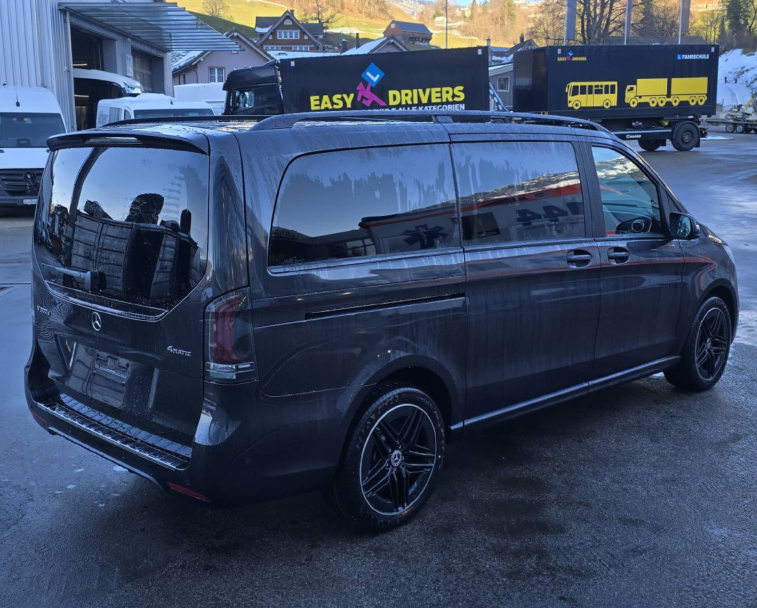 MERCEDES-BENZ V 300d Swiss Edition L 4x4 - 7