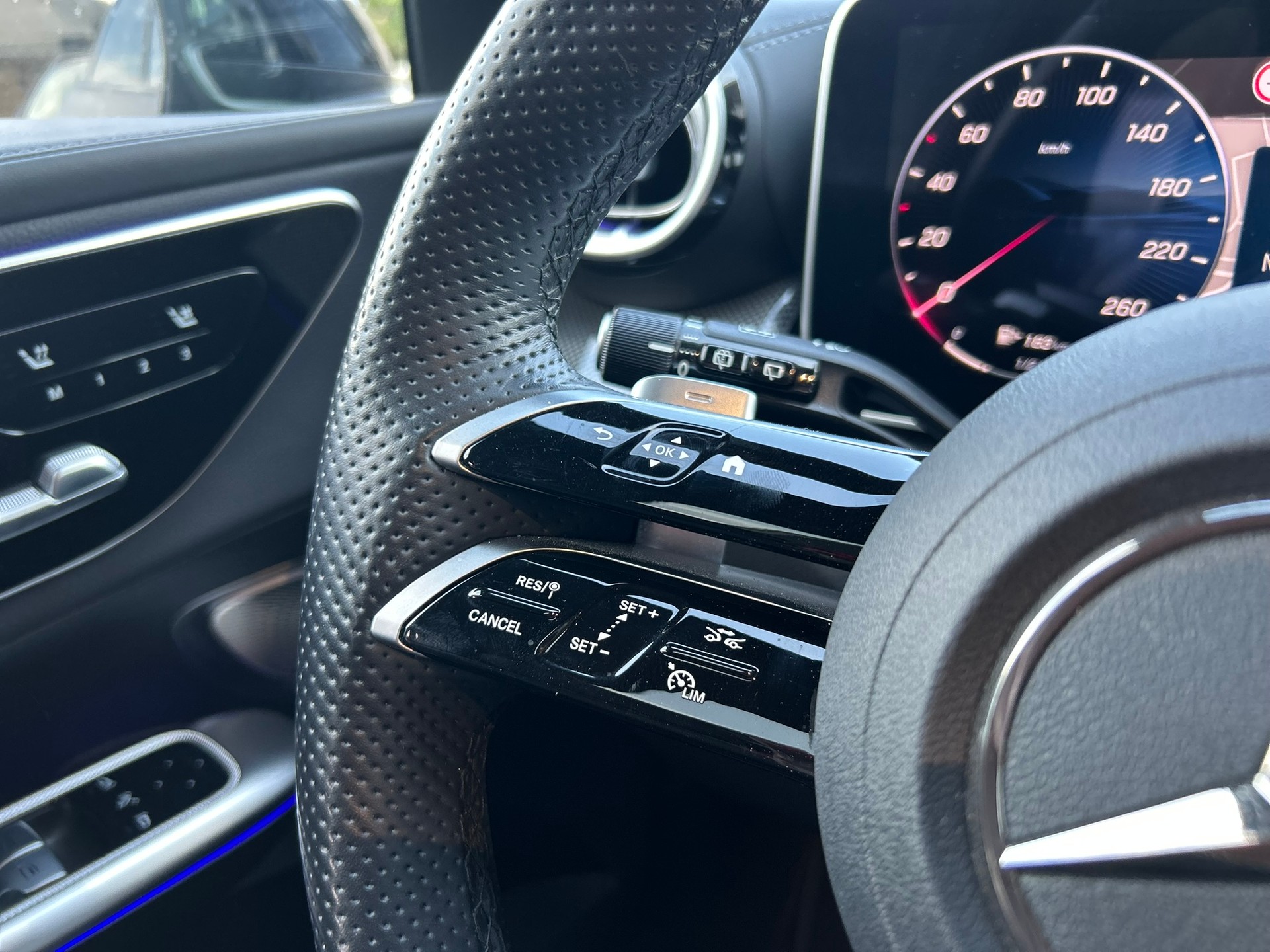 MERCEDES-BENZ GLC 300 4Matic 9G-Tronic - 20