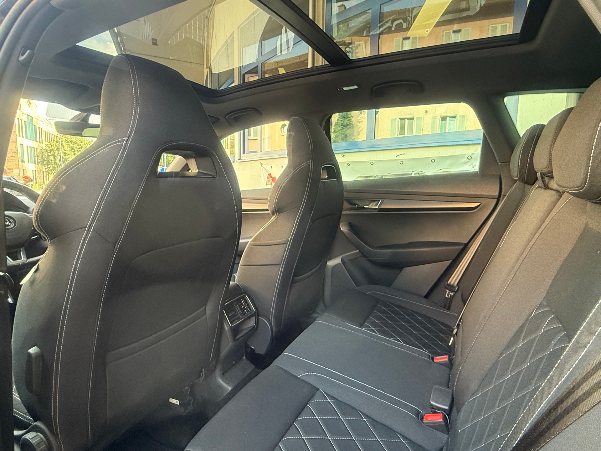 SKODA Karoq 1.5 TSI ACT SportLine DSG - 13