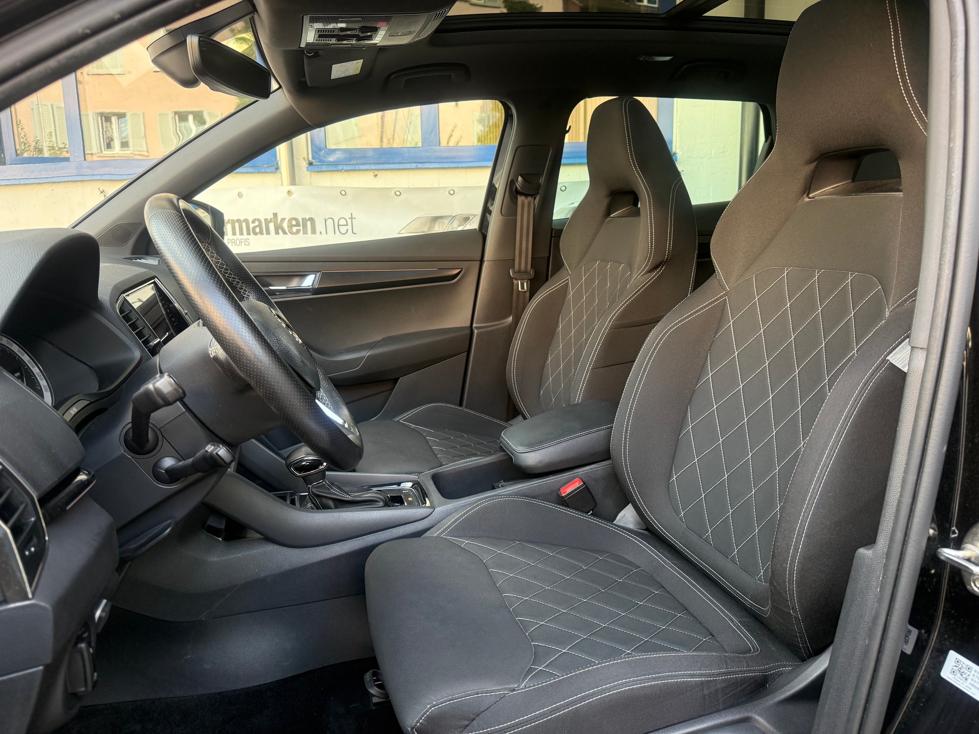 SKODA Karoq 1.5 TSI ACT SportLine DSG - 11