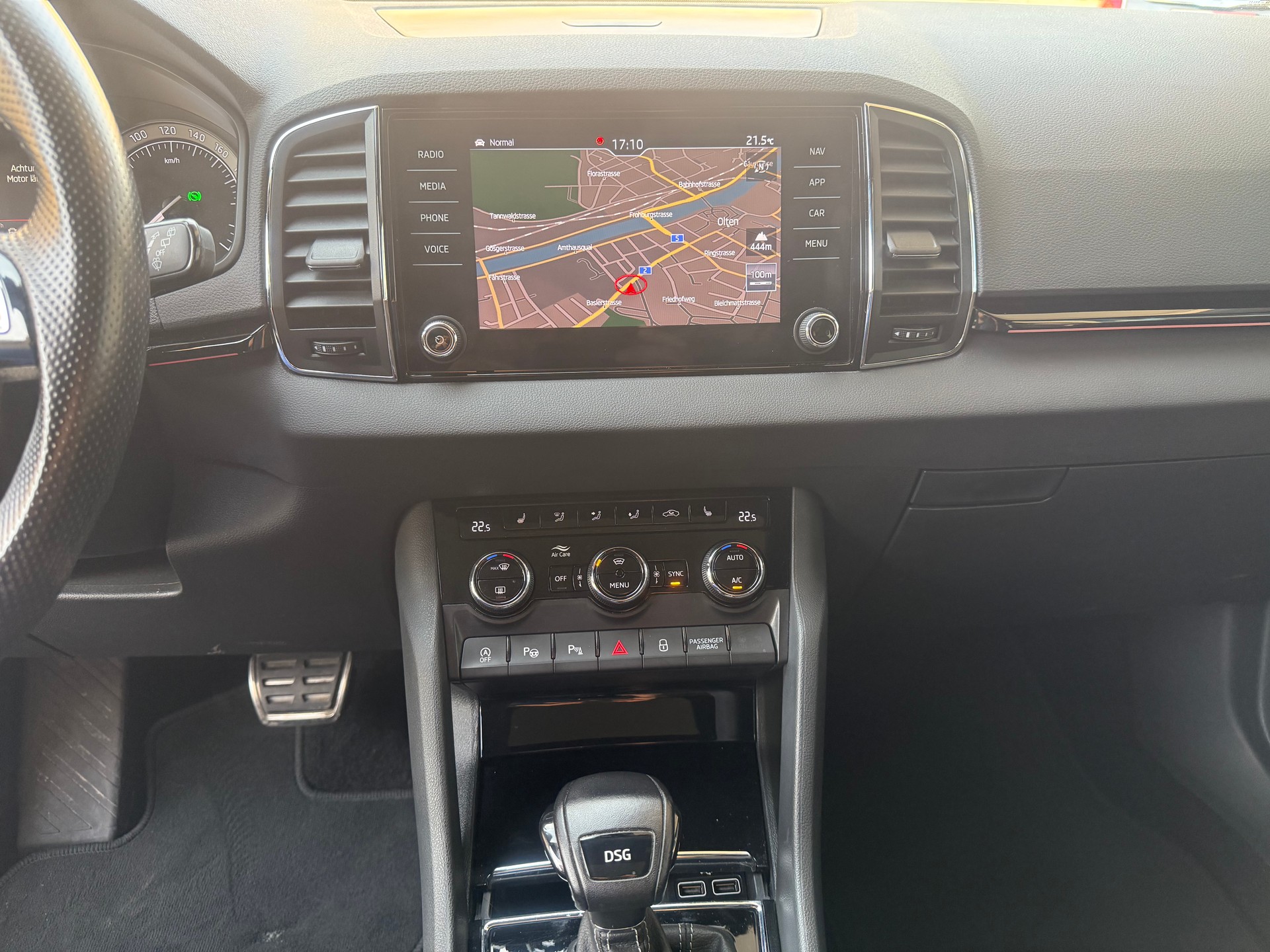 SKODA Karoq 1.5 TSI ACT SportLine DSG - 17