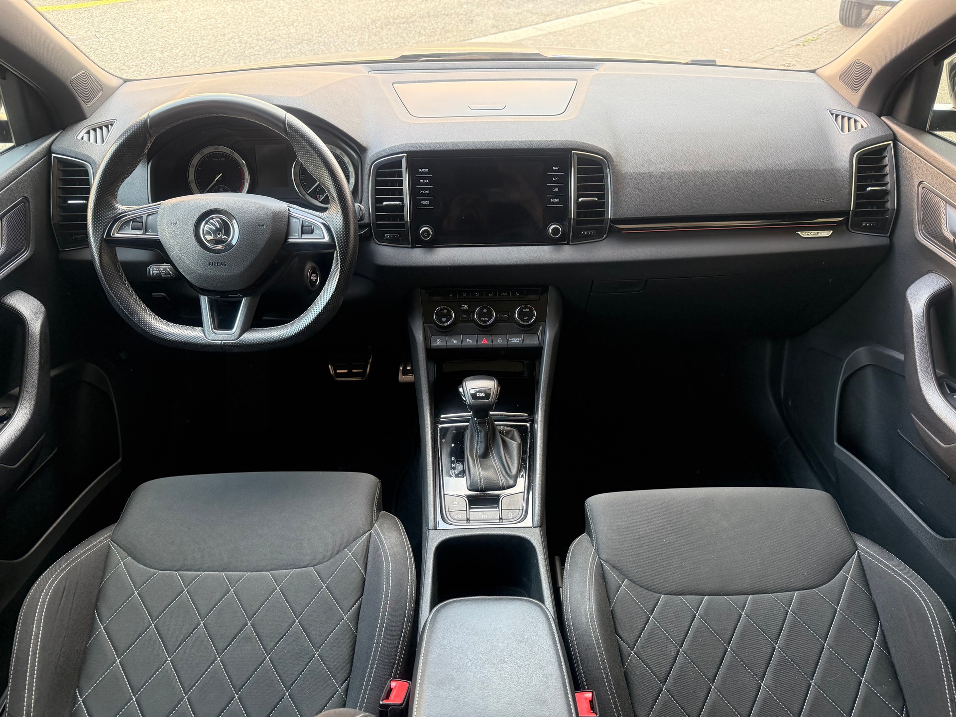 SKODA Karoq 1.5 TSI ACT SportLine DSG - 8