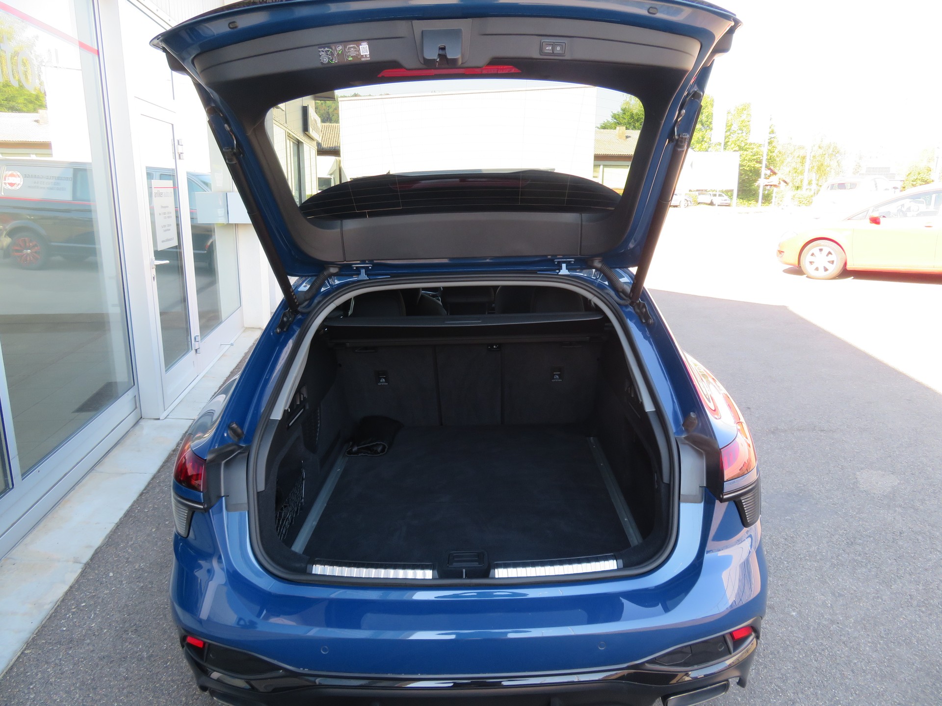 AUDI A6 Avant TFSI quattro "S-Line" S tronic - 4