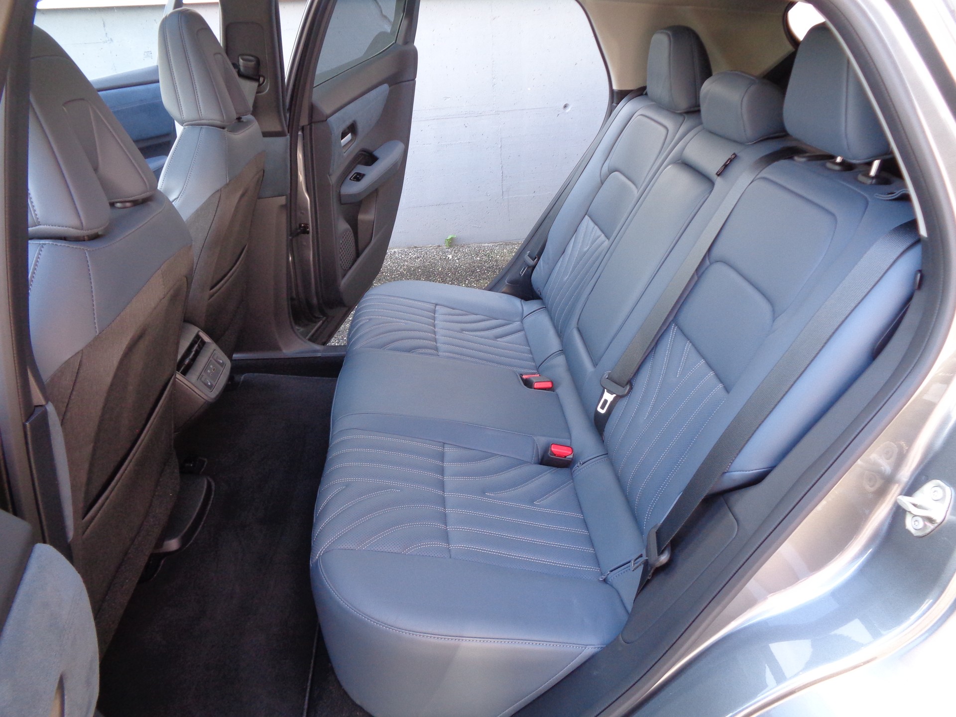 NISSAN Ariya 87 kWh Evolve - 11
