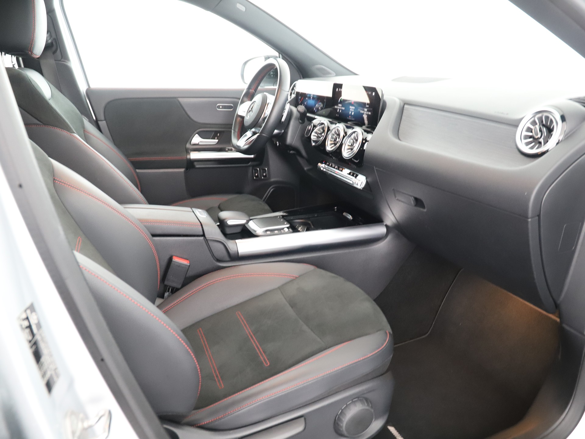 MERCEDES-BENZ GLA 250e AMG Line 8G-DCT - 11