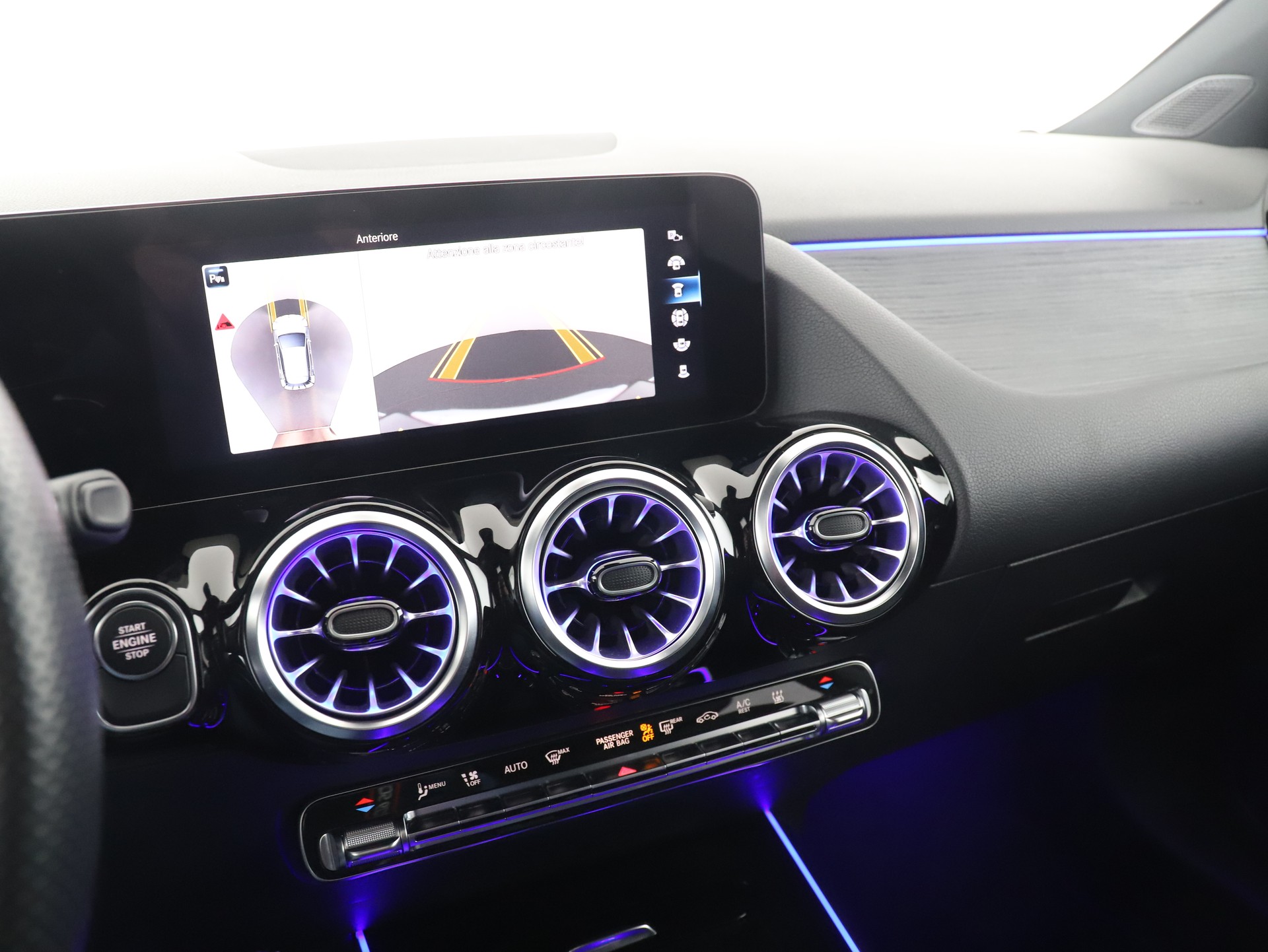 MERCEDES-BENZ GLA 250e AMG Line 8G-DCT - 16