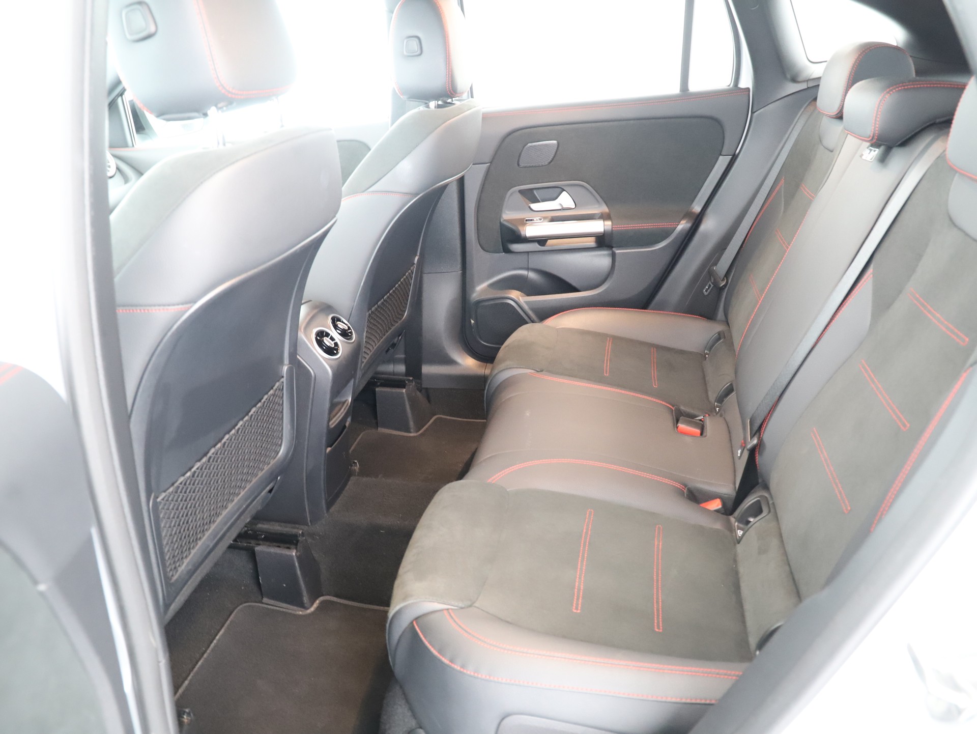 MERCEDES-BENZ GLA 250e AMG Line 8G-DCT - 14