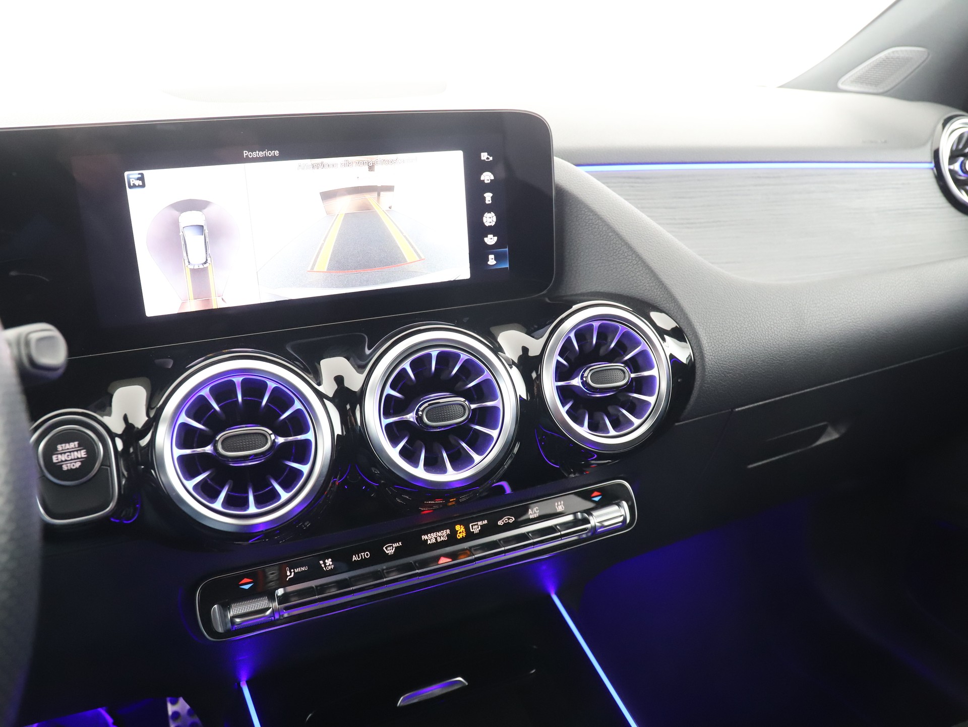 MERCEDES-BENZ GLA 250e AMG Line 8G-DCT - 15