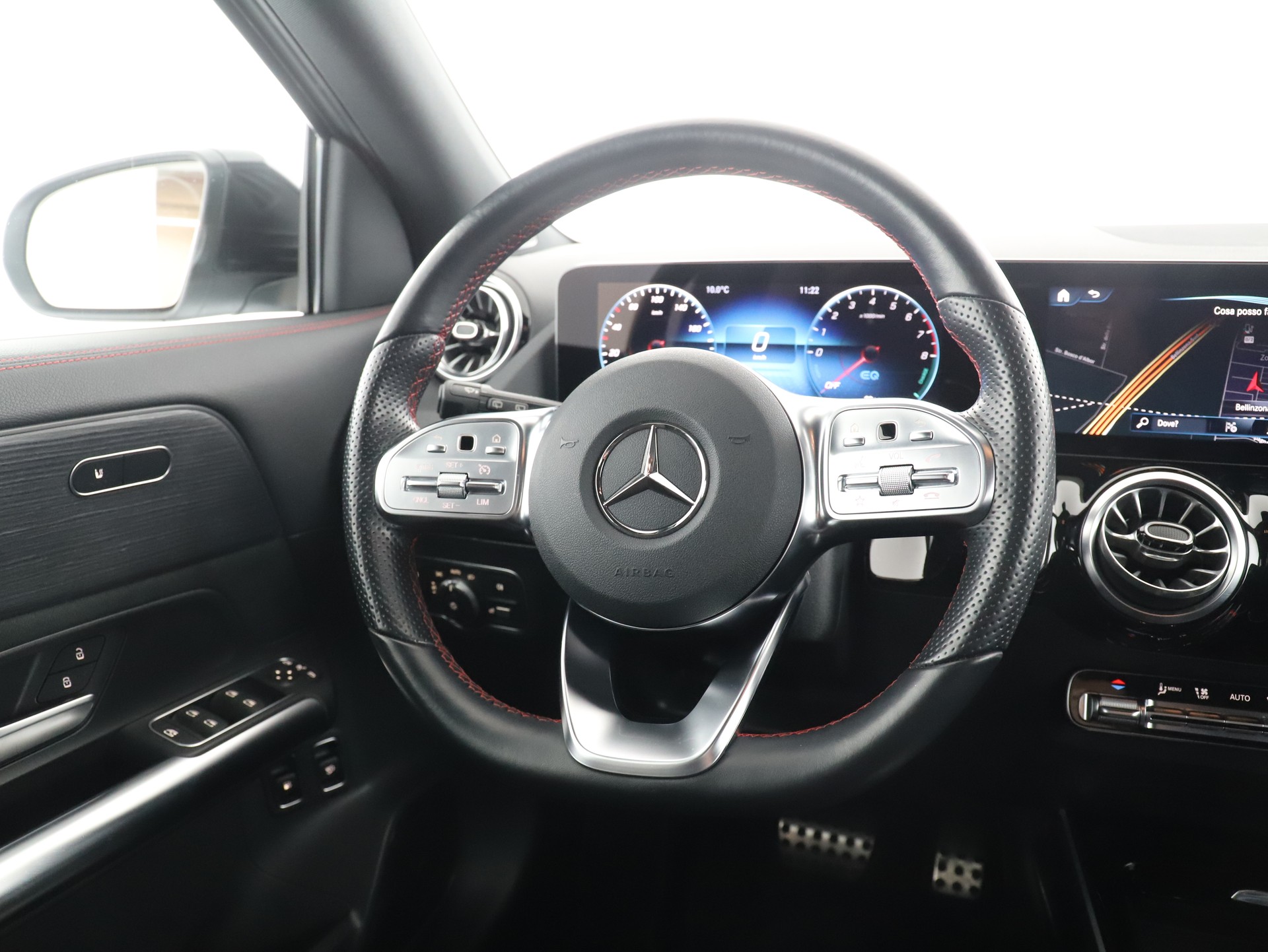 MERCEDES-BENZ GLA 250e AMG Line 8G-DCT - 13