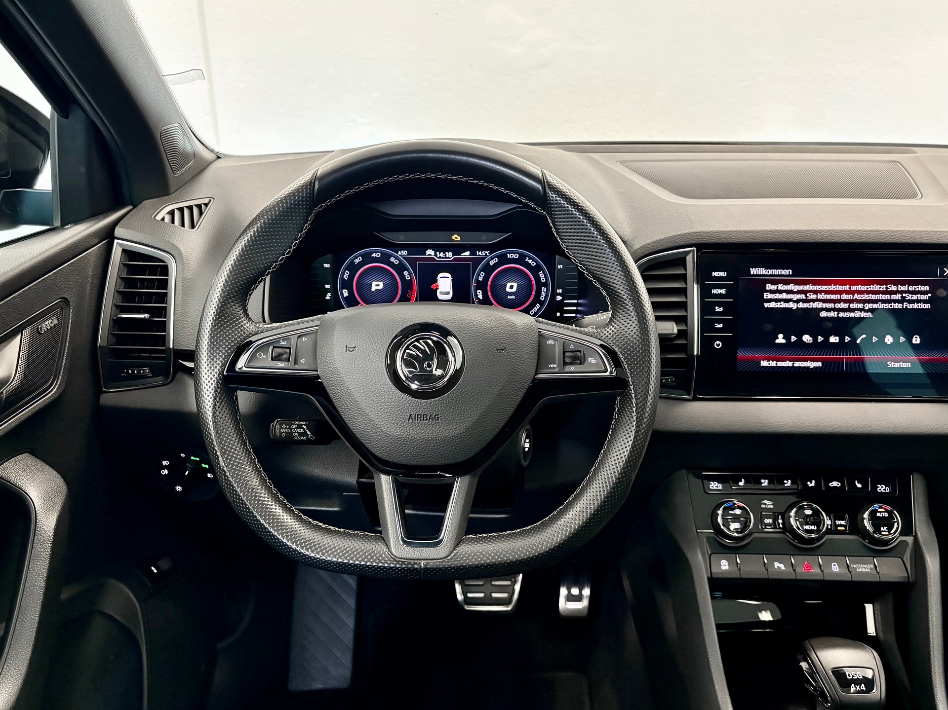 SKODA Karoq 2.0 TSI SportLine 4x4 DSG - 24