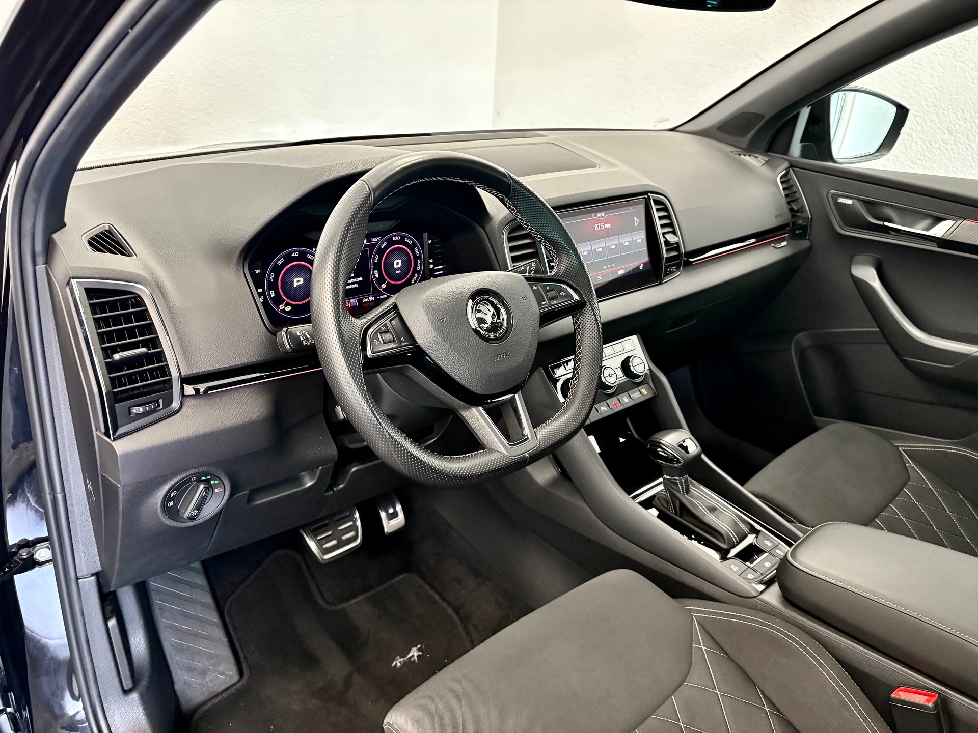 SKODA Karoq 2.0 TSI SportLine 4x4 DSG - 19