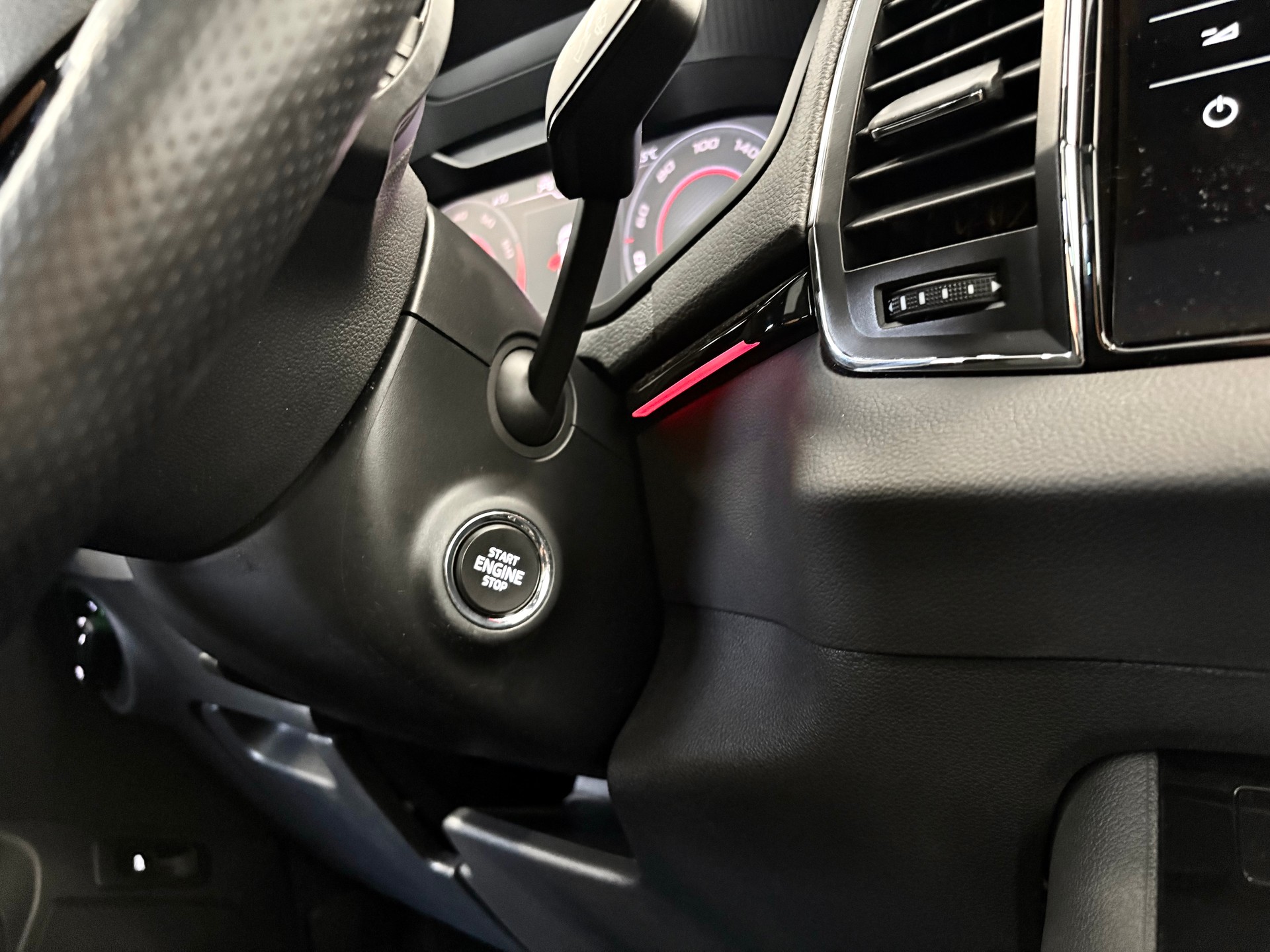 SKODA Karoq 2.0 TSI SportLine 4x4 DSG - 8