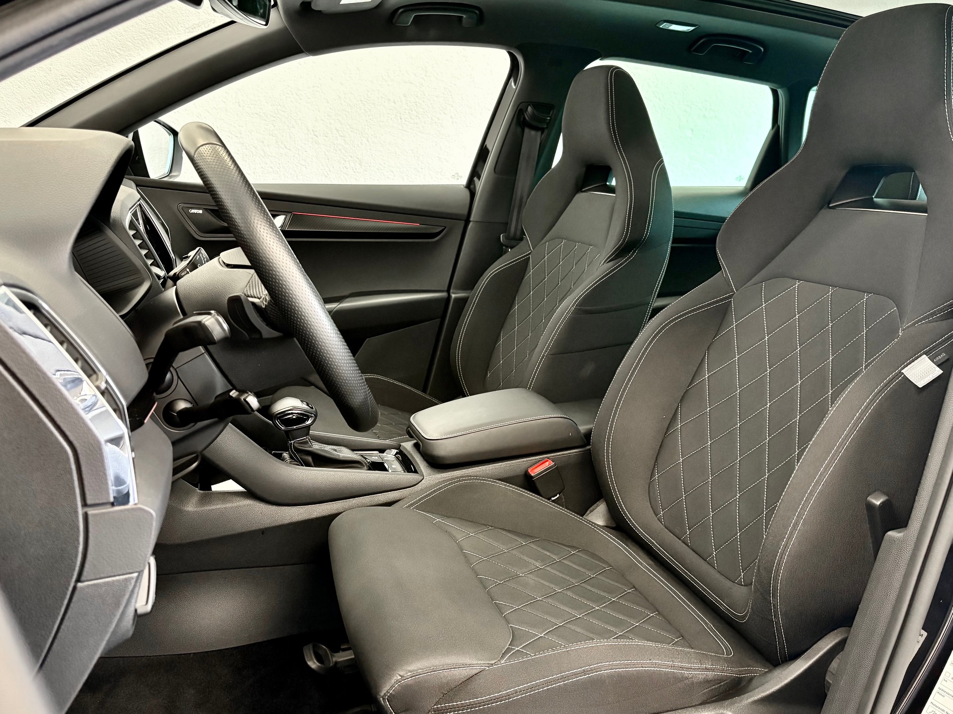 SKODA Karoq 2.0 TSI SportLine 4x4 DSG - 11