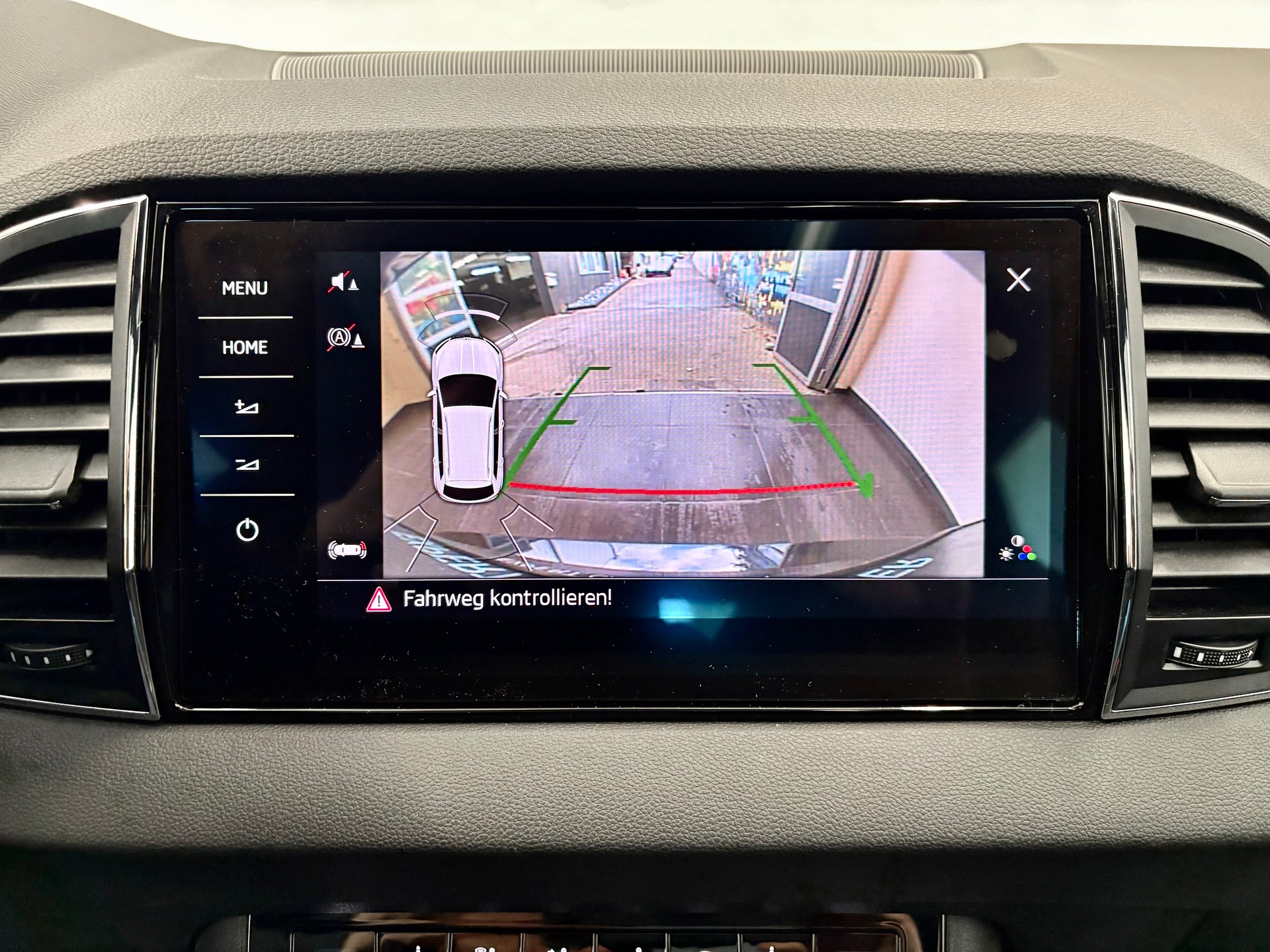 SKODA Karoq 2.0 TSI SportLine 4x4 DSG - 21