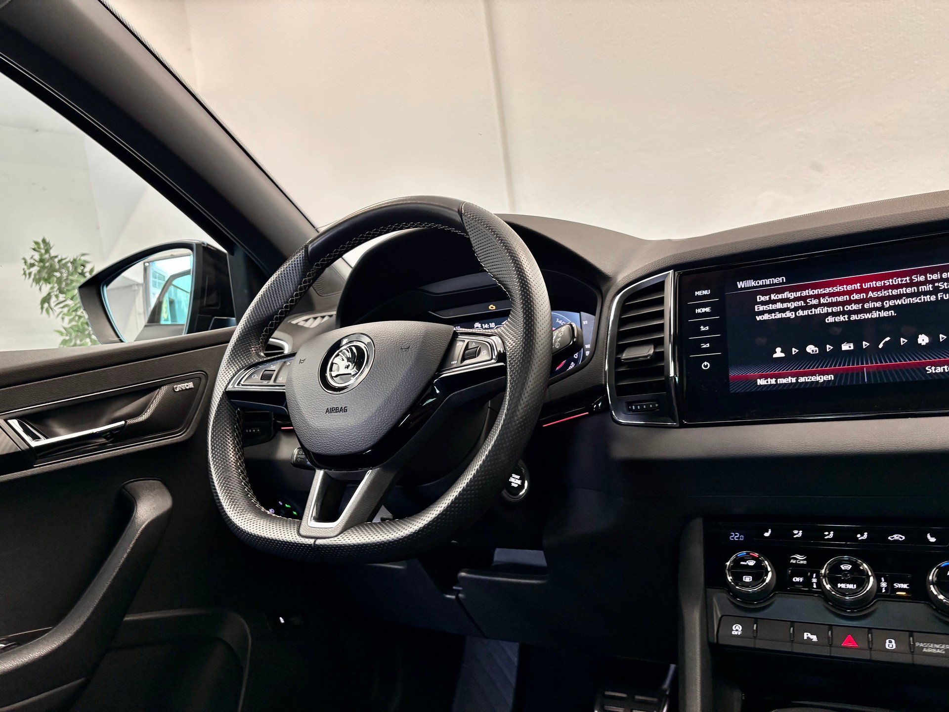 SKODA Karoq 2.0 TSI SportLine 4x4 DSG - 29