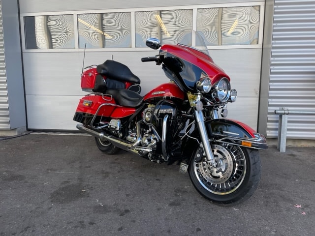 HARLEY-DAVIDSON FLHTK Electra Glide Ultra Limited - 4