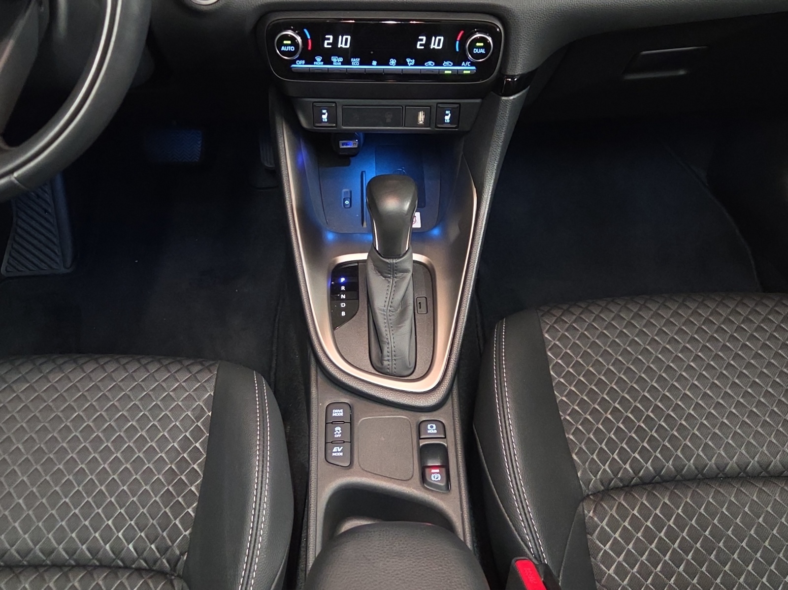 MAZDA 2 Hybrid Select - 15