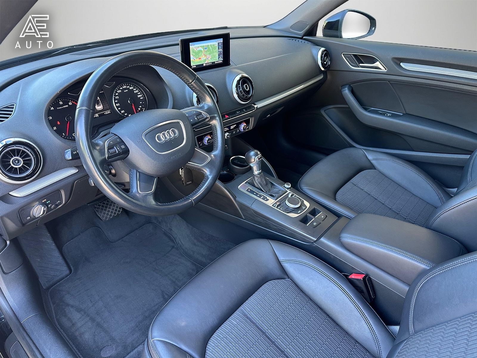 AUDI A3 Cabriolet 1.4 TFSI Attraction S-tronic - 8