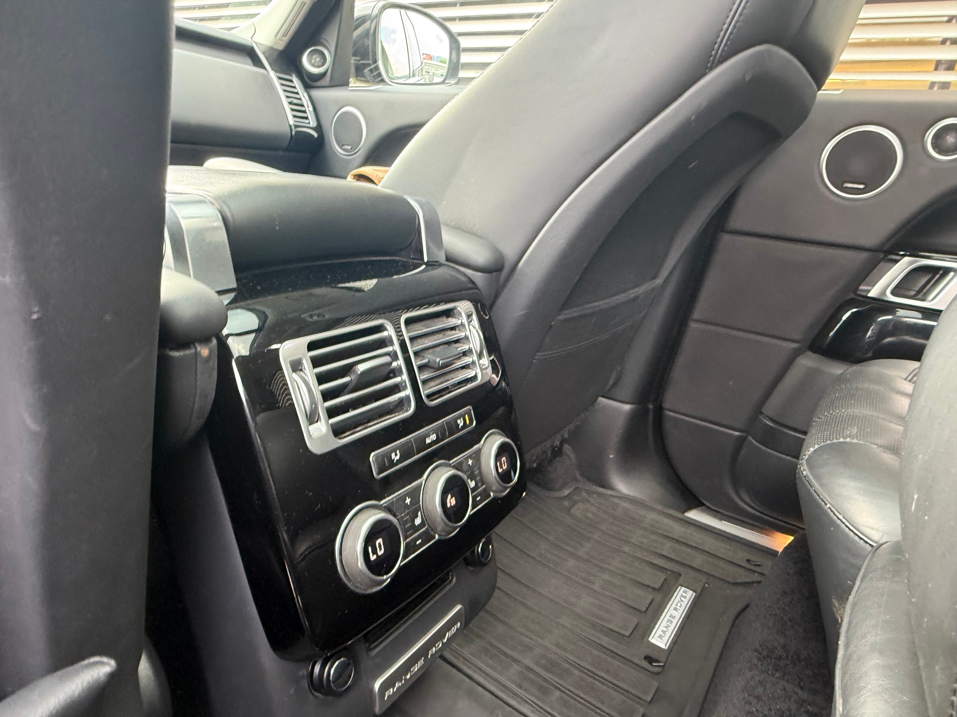 LAND ROVER Range Rover 4.4 SDV8 Vogue Automatic - 9