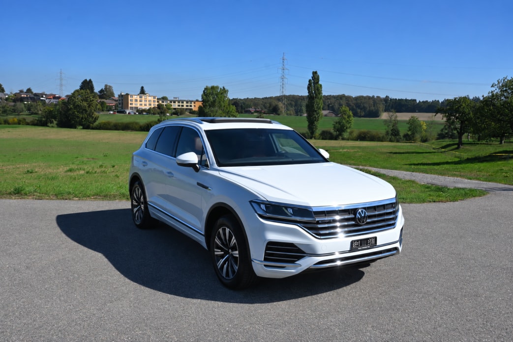 VW Touareg 3.0 TSI eHybrid AtmosphereTiptronic - 2