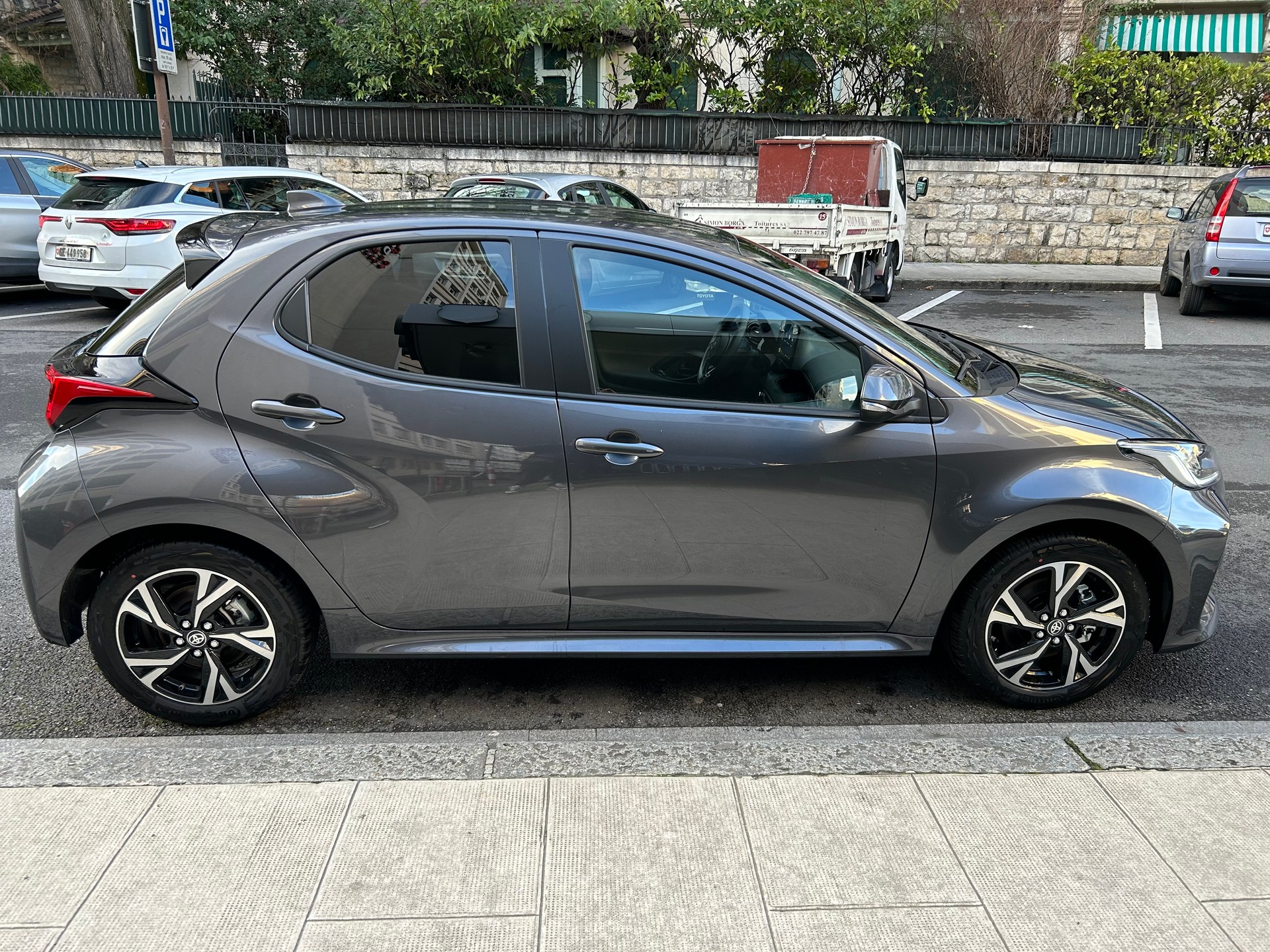 TOYOTA Yaris 1.5 Trend e-CVT - 3