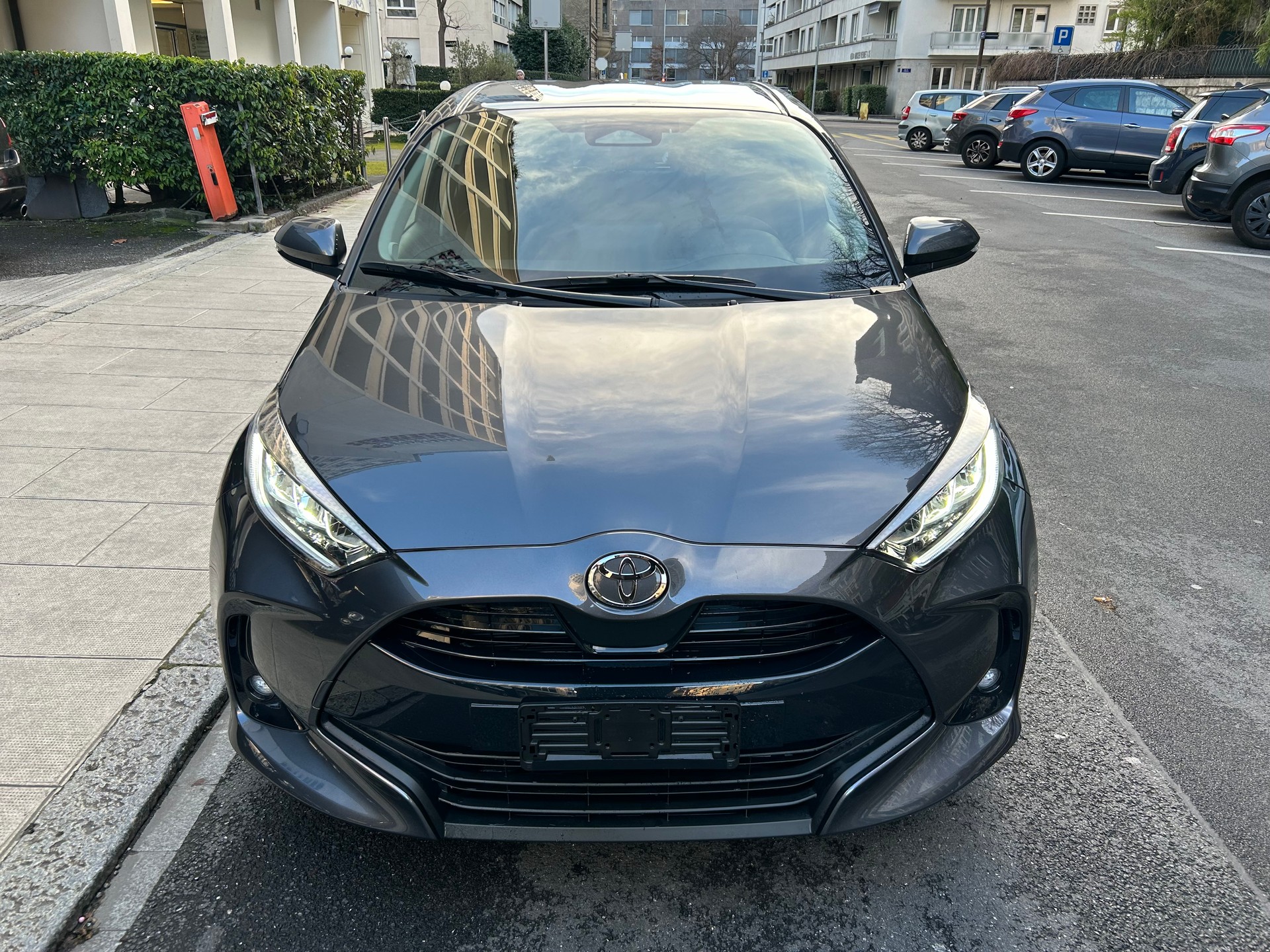 TOYOTA Yaris 1.5 Trend e-CVT - 2