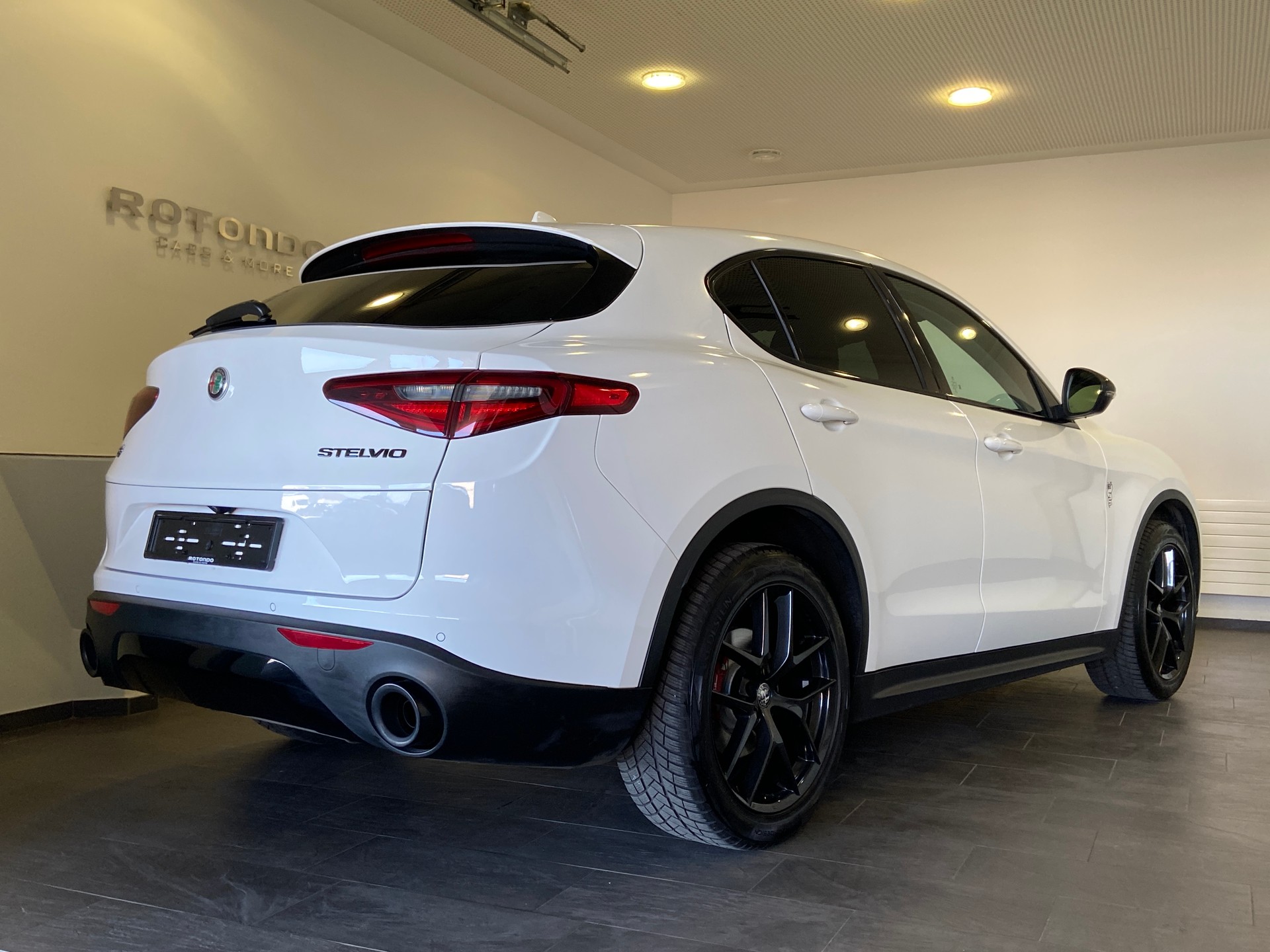ALFA ROMEO Stelvio 2.0 Super Tow Hook Q4 Automatic - 2