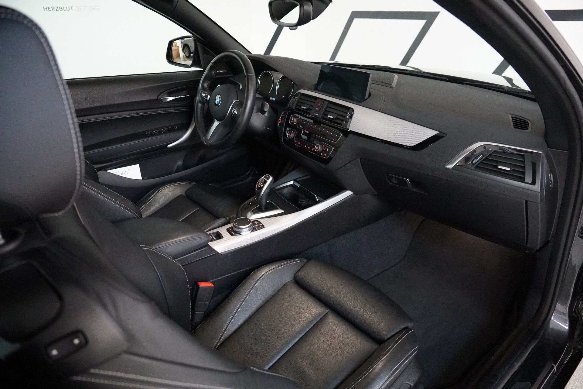 BMW BMW 220i M Sport Cabrio - 31